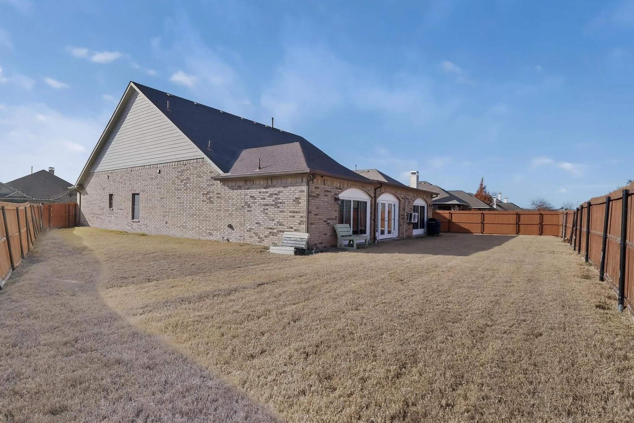 Single Family Residence For Sale in Hunt County , 3020 Glenoaks Drive, Royse City, Texas 75189, 3 Bedrooms, 3 Bathrooms, 3 Garage spaces, 2,534 Sqft, built in 2009, Preowned, Price $455,000, mls#21138522, Real Estate Agent in Royse City, Homes For Sale in Hunt county, Homes For Sale in Royse City, Realtor in Royse City Texas, Real Estate Brokerage Independent Realty Texas, Luminita Cordes Realtor