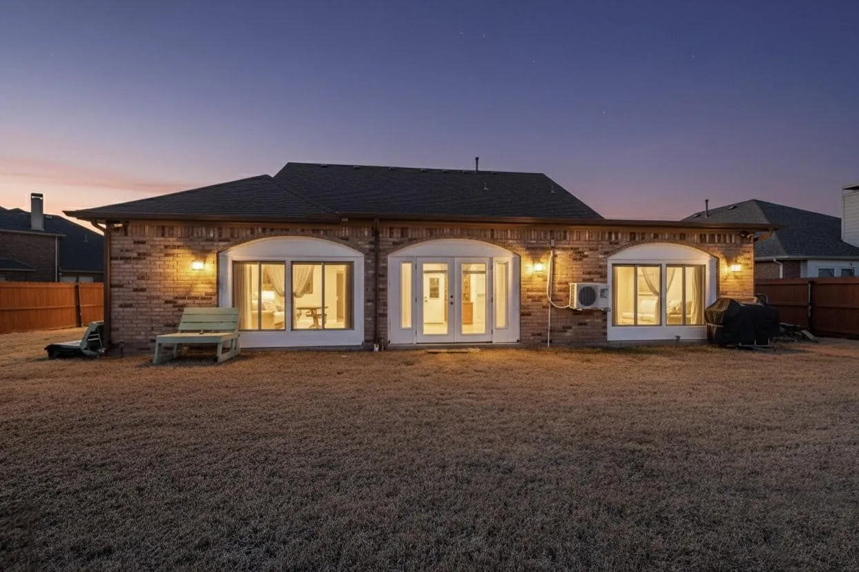 Single Family Residence For Sale in Hunt County , 3020 Glenoaks Drive, Royse City, Texas 75189, 3 Bedrooms, 3 Bathrooms, 3 Garage spaces, 2,534 Sqft, built in 2009, Preowned, Price $455,000, mls#21138522, Real Estate Agent in Royse City, Homes For Sale in Hunt county, Homes For Sale in Royse City, Realtor in Royse City Texas, Real Estate Brokerage Independent Realty Texas, Luminita Cordes Realtor
