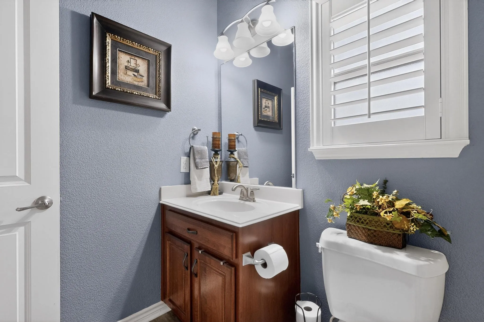 Single Family Residence For Sale in Hunt County , 3020 Glenoaks Drive, Royse City, Texas 75189, 3 Bedrooms, 3 Bathrooms, 3 Garage spaces, 2,534 Sqft, built in 2009, Preowned, Price $455,000, mls#21138522, Real Estate Agent in Royse City, Homes For Sale in Hunt county, Homes For Sale in Royse City, Realtor in Royse City Texas, Real Estate Brokerage Independent Realty Texas, Luminita Cordes Realtor