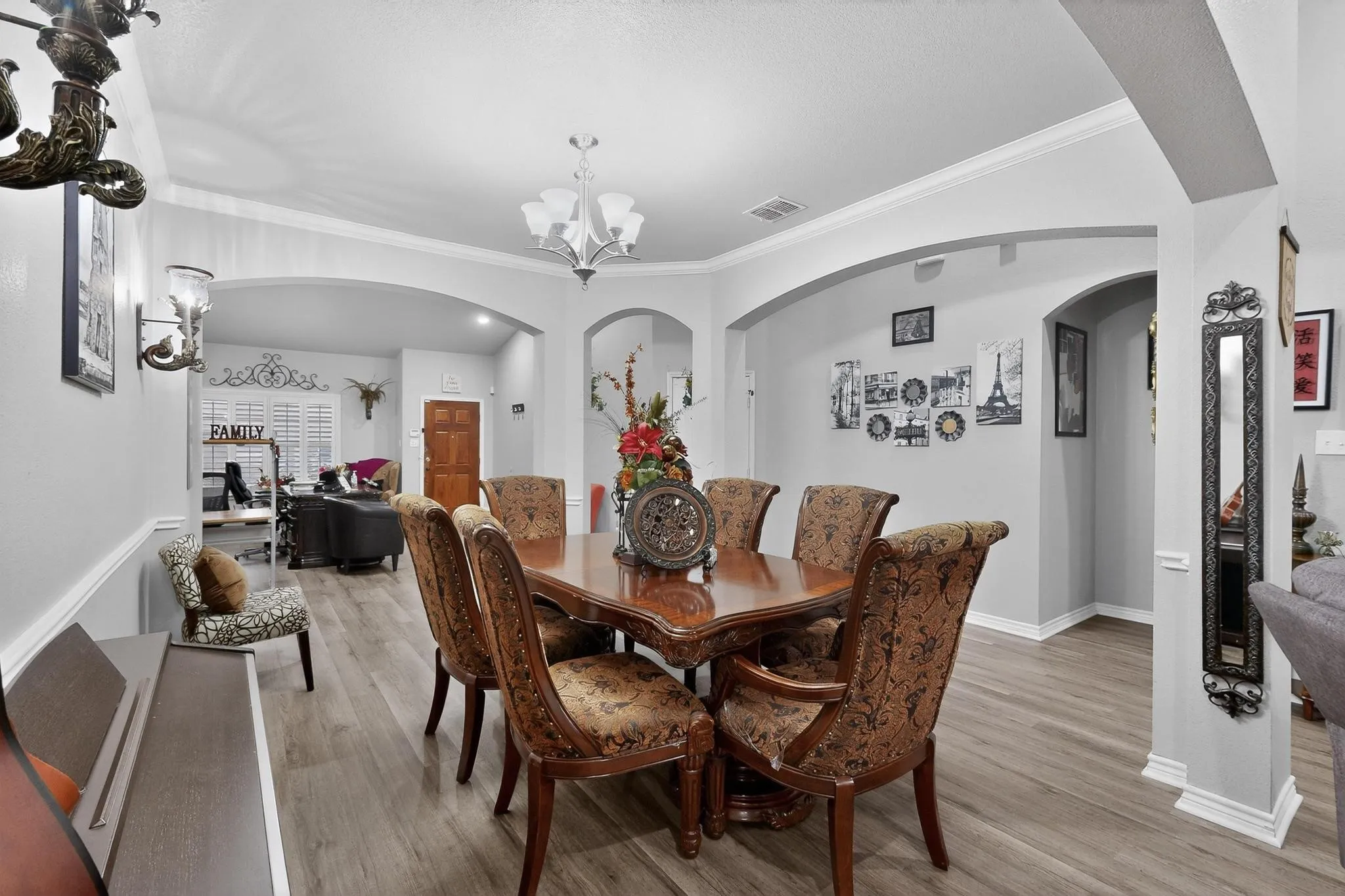 Single Family Residence For Sale in Hunt County , 3020 Glenoaks Drive, Royse City, Texas 75189, 3 Bedrooms, 3 Bathrooms, 3 Garage spaces, 2,534 Sqft, built in 2009, Preowned, Price $455,000, mls#21138522, Real Estate Agent in Royse City, Homes For Sale in Hunt county, Homes For Sale in Royse City, Realtor in Royse City Texas, Real Estate Brokerage Independent Realty Texas, Luminita Cordes Realtor