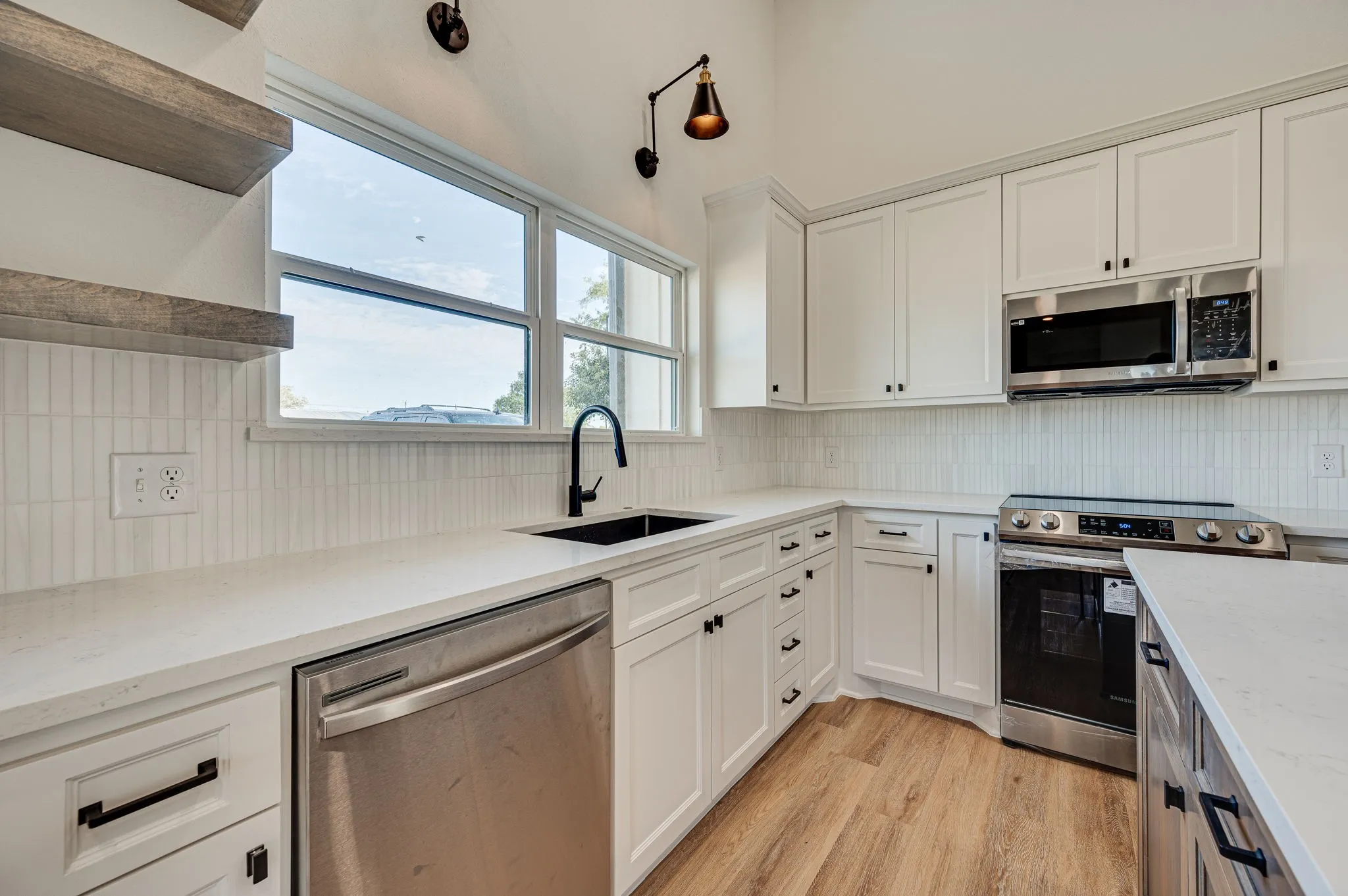 Single Family Residence For Sale in Hunt County , 413 Caro Drive, West Tawakoni, Texas 75474, 3 Bedroom, 2 Bathroom, 2 Garage spaces, 1,558 Sqft, built in 2026, New Construction - Incomplete, mls#21142050, Real Estate Agent in West Tawakoni, Homes For Sale in Hunt county, Homes For Sale in West Tawakoni, Realtor in West Tawakoni Texas, Real Estate Brokerage Independent Realty Texas, Luminita Cordes Realtor