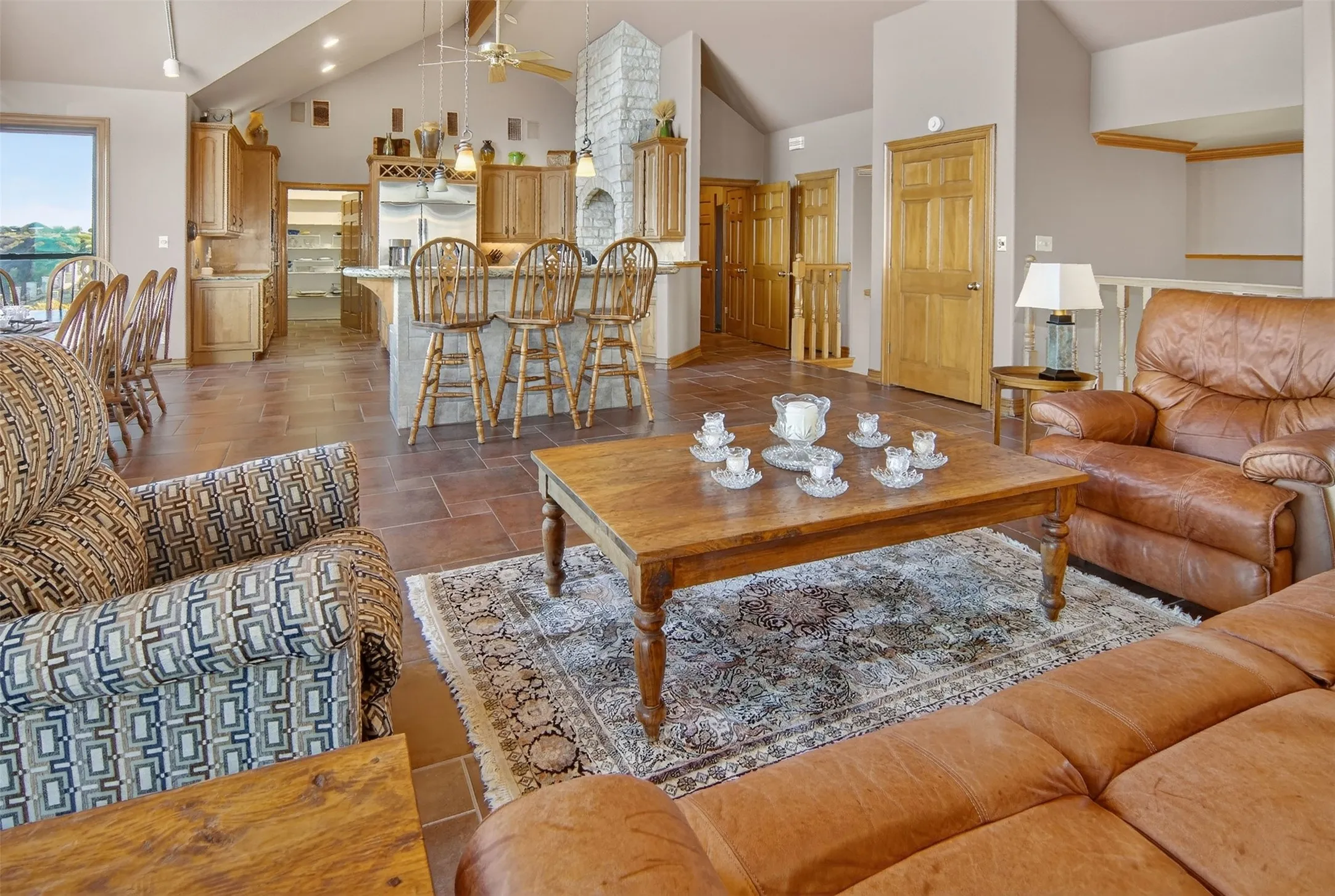 Single Family Residence For Sale in Palo Pinto County , 200 Oyster Bay, Graford, Texas 76449, 4 Bedroom, 4 Bathroom, 3 Garage spaces, 4,900 Sqft, built in 1999, Preowned, mls#21129845, Real Estate Agent in Graford, Homes For Sale in Palo Pinto county, Homes For Sale in Graford, Realtor in Graford Texas, Real Estate Brokerage Independent Realty Texas, Luminita Cordes Realtor