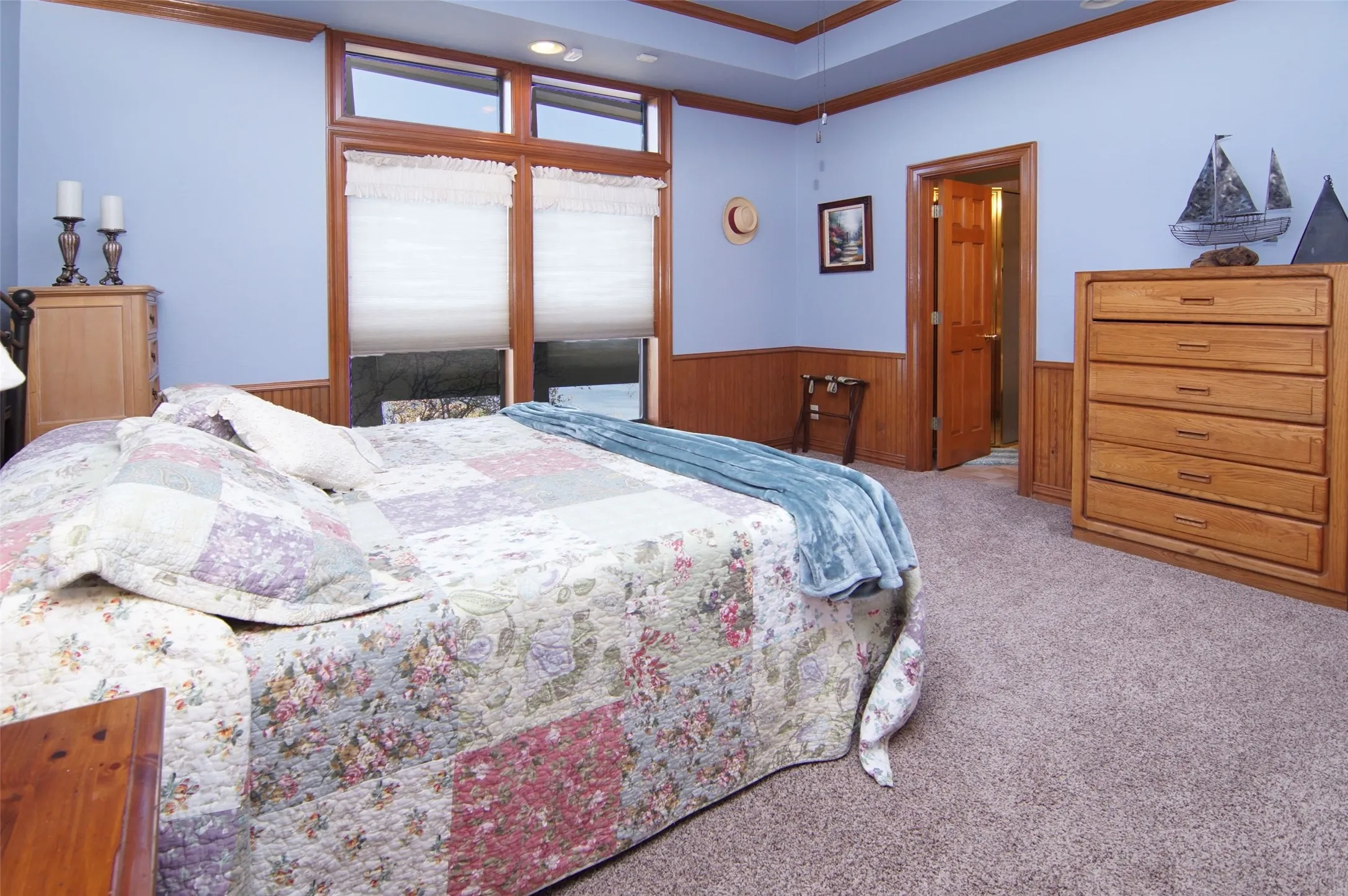Single Family Residence For Sale in Palo Pinto County , 200 Oyster Bay, Graford, Texas 76449, 4 Bedroom, 4 Bathroom, 3 Garage spaces, 4,900 Sqft, built in 1999, Preowned, mls#21129845, Real Estate Agent in Graford, Homes For Sale in Palo Pinto county, Homes For Sale in Graford, Realtor in Graford Texas, Real Estate Brokerage Independent Realty Texas, Luminita Cordes Realtor