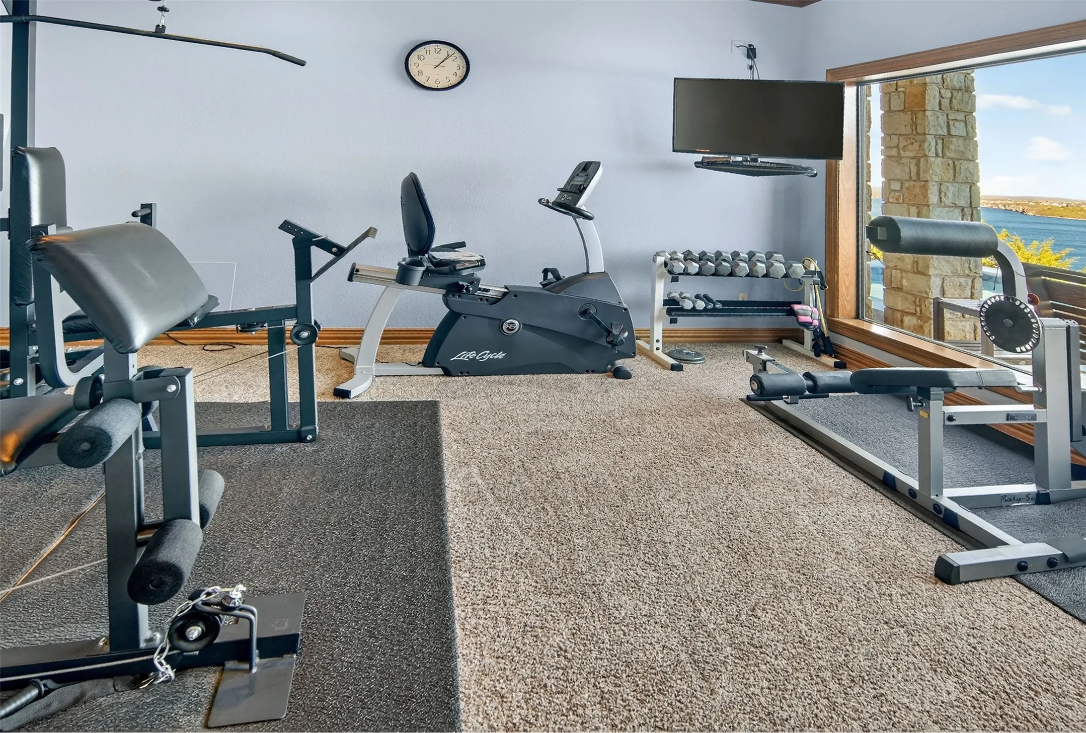 Single Family Residence For Sale in Palo Pinto County , 200 Oyster Bay, Graford, Texas 76449, 4 Bedroom, 4 Bathroom, 3 Garage spaces, 4,900 Sqft, built in 1999, Preowned, mls#21129845, Real Estate Agent in Graford, Homes For Sale in Palo Pinto county, Homes For Sale in Graford, Realtor in Graford Texas, Real Estate Brokerage Independent Realty Texas, Luminita Cordes Realtor