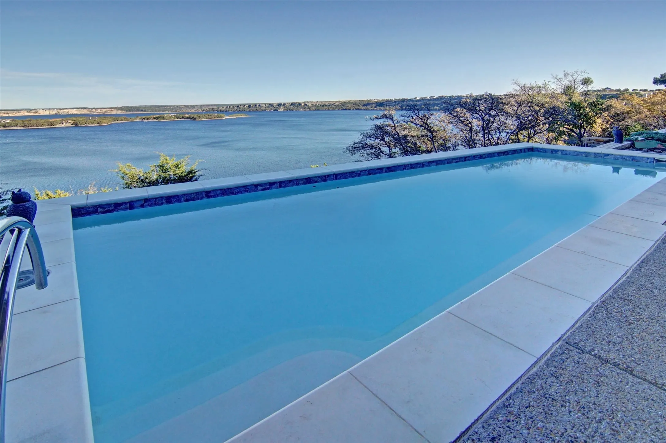 Single Family Residence For Sale in Palo Pinto County , 200 Oyster Bay, Graford, Texas 76449, 4 Bedroom, 4 Bathroom, 3 Garage spaces, 4,900 Sqft, built in 1999, Preowned, mls#21129845, Real Estate Agent in Graford, Homes For Sale in Palo Pinto county, Homes For Sale in Graford, Realtor in Graford Texas, Real Estate Brokerage Independent Realty Texas, Luminita Cordes Realtor
