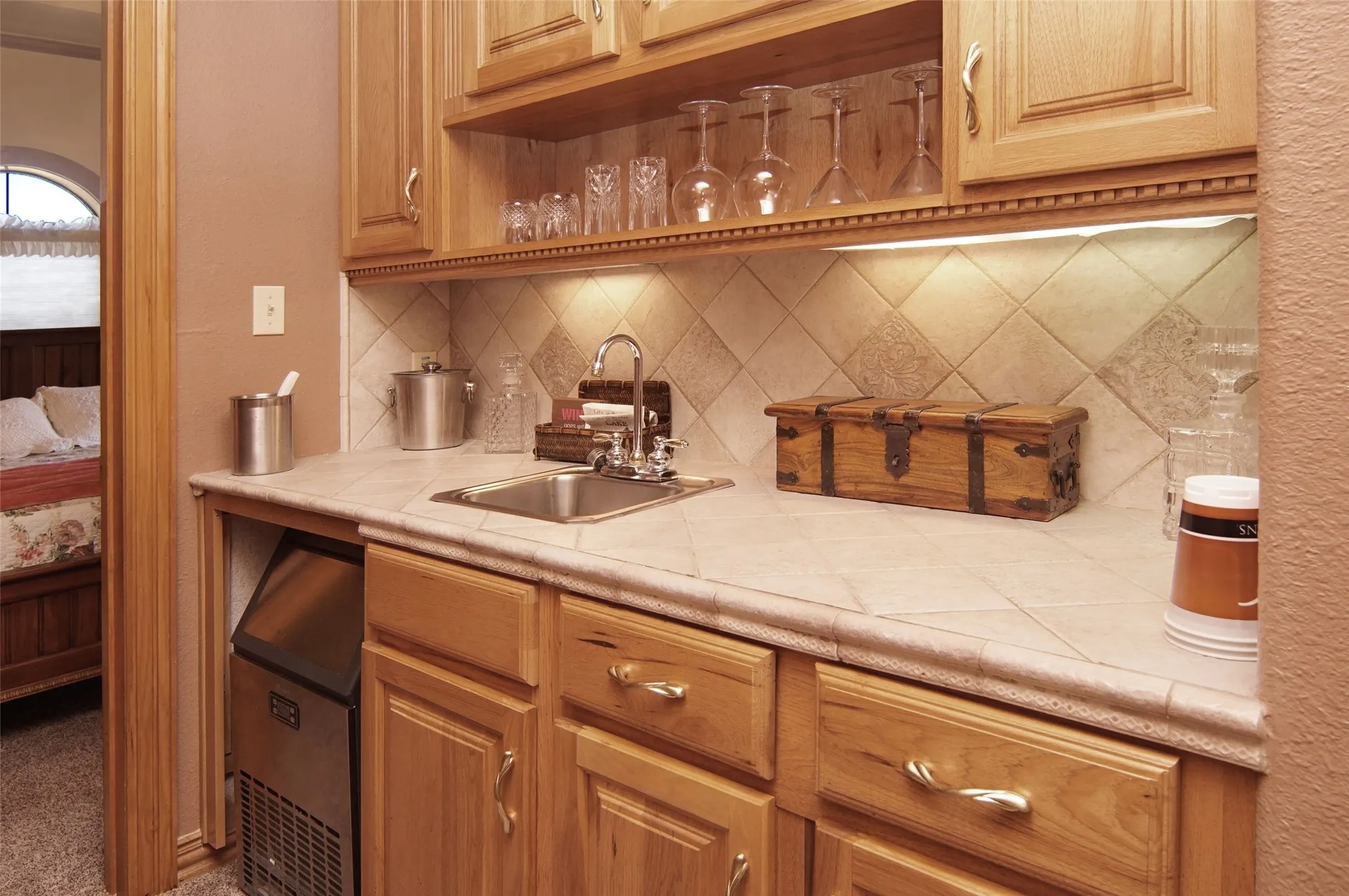 Single Family Residence For Sale in Palo Pinto County , 200 Oyster Bay, Graford, Texas 76449, 4 Bedroom, 4 Bathroom, 3 Garage spaces, 4,900 Sqft, built in 1999, Preowned, mls#21129845, Real Estate Agent in Graford, Homes For Sale in Palo Pinto county, Homes For Sale in Graford, Realtor in Graford Texas, Real Estate Brokerage Independent Realty Texas, Luminita Cordes Realtor