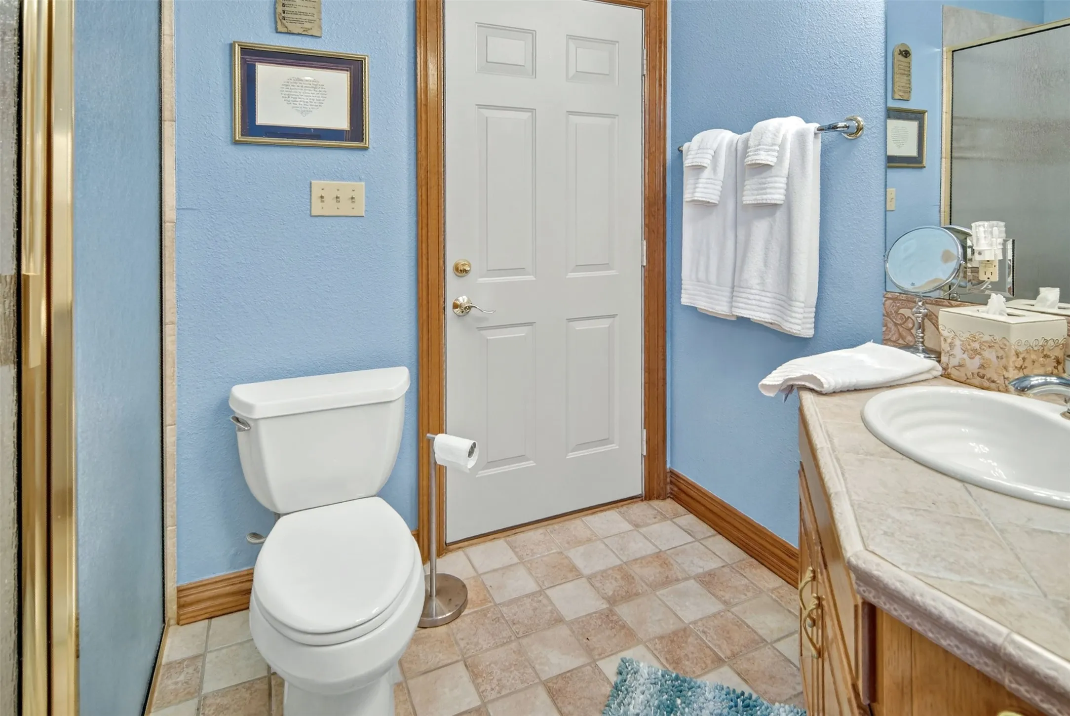 Single Family Residence For Sale in Palo Pinto County , 200 Oyster Bay, Graford, Texas 76449, 4 Bedroom, 4 Bathroom, 3 Garage spaces, 4,900 Sqft, built in 1999, Preowned, mls#21129845, Real Estate Agent in Graford, Homes For Sale in Palo Pinto county, Homes For Sale in Graford, Realtor in Graford Texas, Real Estate Brokerage Independent Realty Texas, Luminita Cordes Realtor