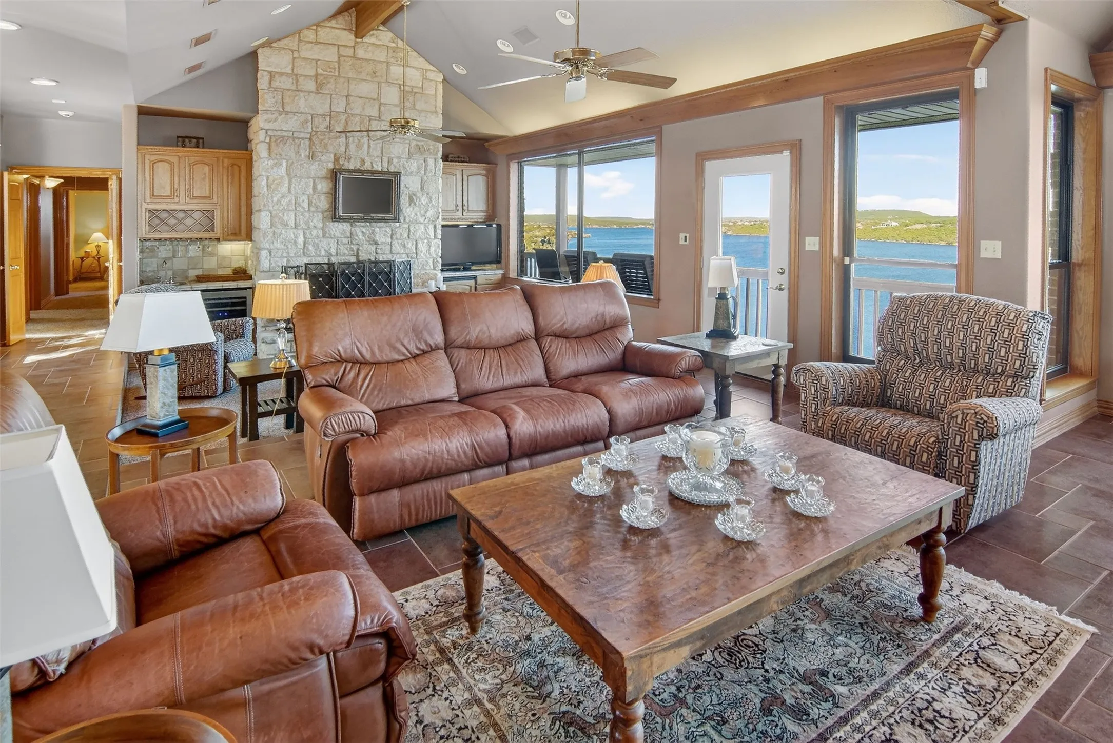 Single Family Residence For Sale in Palo Pinto County , 200 Oyster Bay, Graford, Texas 76449, 4 Bedroom, 4 Bathroom, 3 Garage spaces, 4,900 Sqft, built in 1999, Preowned, mls#21129845, Real Estate Agent in Graford, Homes For Sale in Palo Pinto county, Homes For Sale in Graford, Realtor in Graford Texas, Real Estate Brokerage Independent Realty Texas, Luminita Cordes Realtor