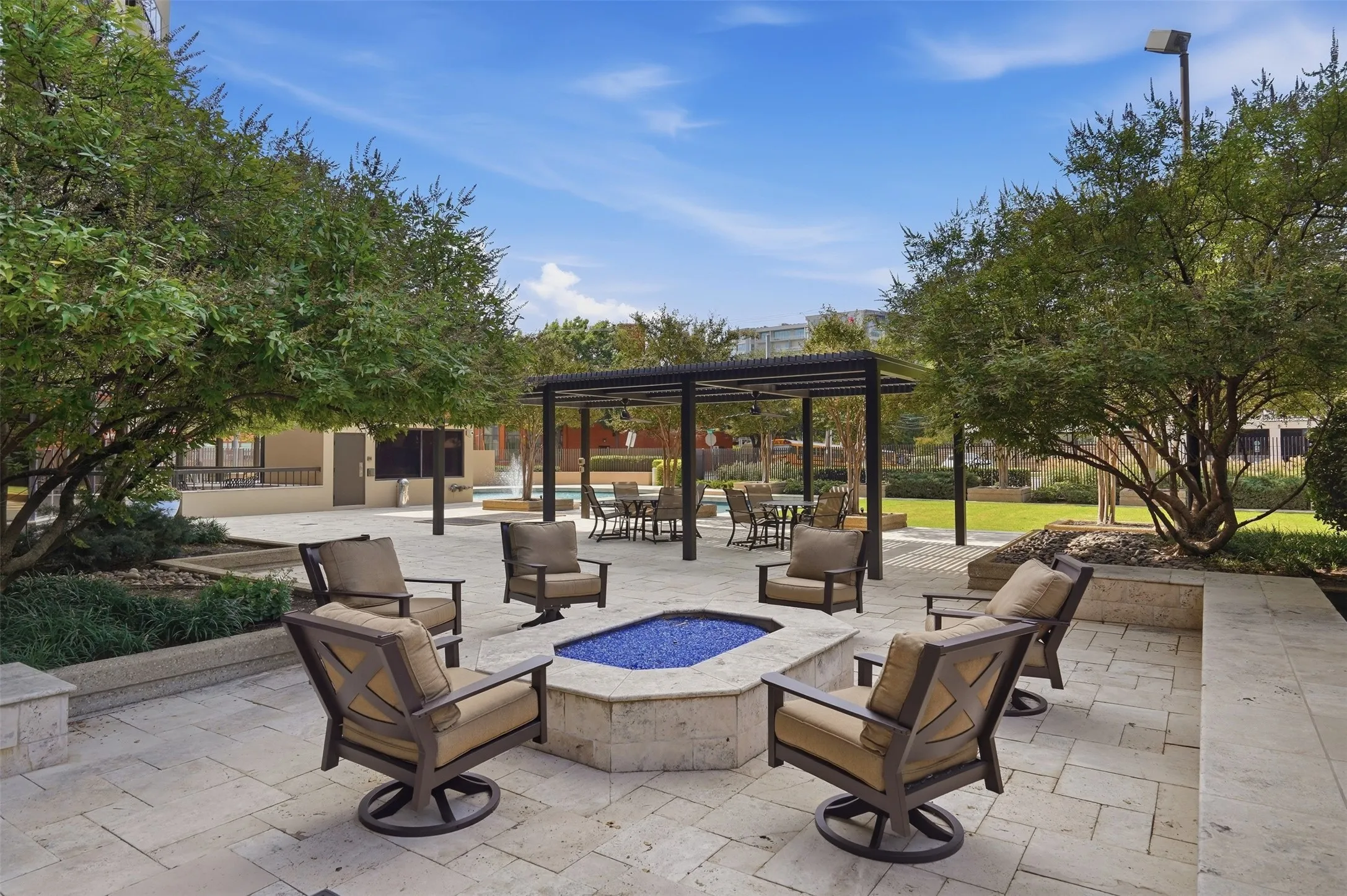 Condominium For Sale in Dallas County , 3030 Mckinney Avenue 2305, Dallas, Texas 75204, 3 Bedroom, 3 Bathroom, 2 Garage spaces, 2,760 Sqft, built in 1981, Preowned, mls#21141621, Real Estate Agent in Dallas, Homes For Sale in Dallas county, Homes For Sale in Dallas, Realtor in Dallas Texas, Real Estate Brokerage Independent Realty Texas, Luminita Cordes Realtor