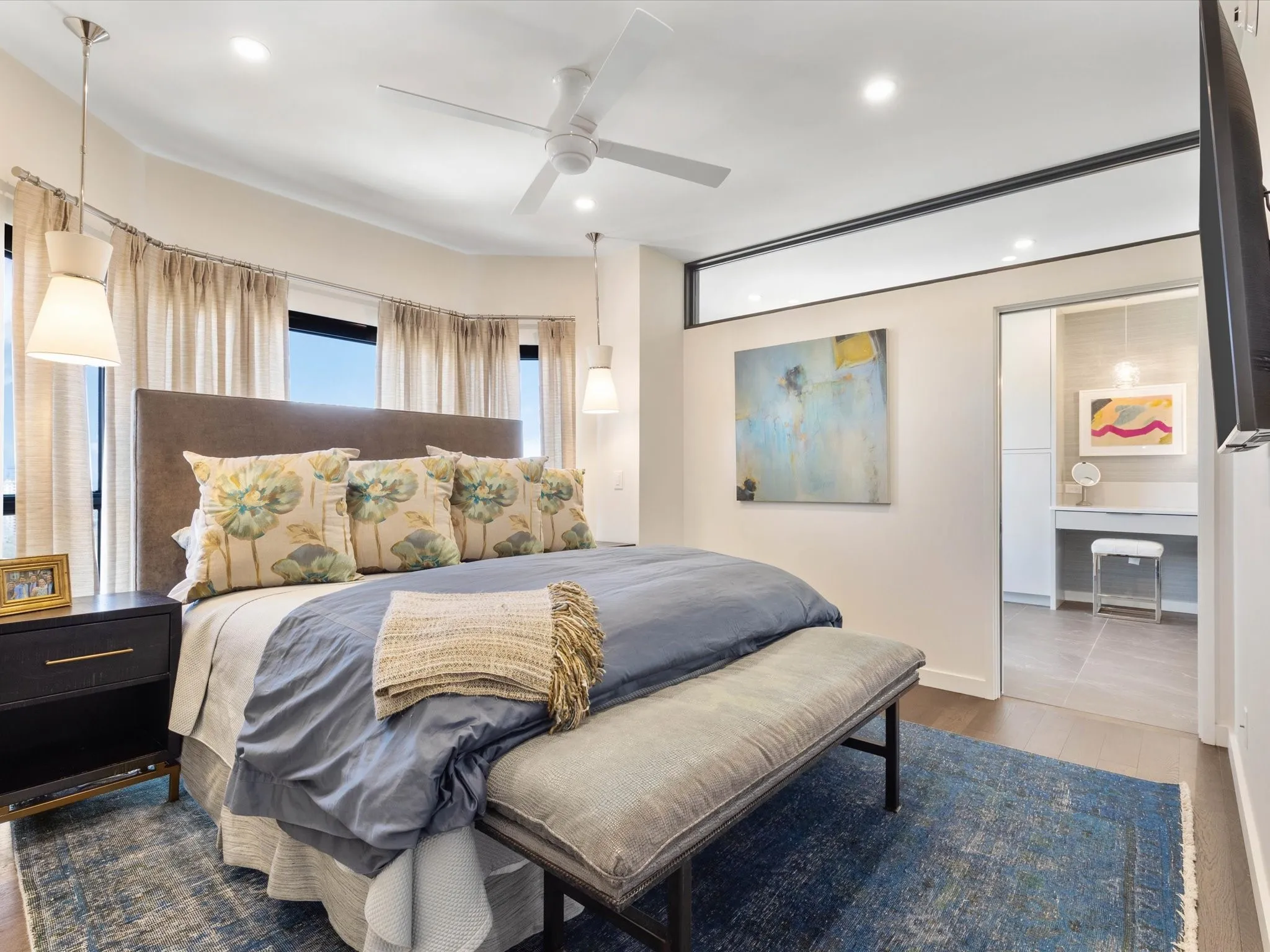 Condominium For Sale in Dallas County , 3030 Mckinney Avenue 2305, Dallas, Texas 75204, 3 Bedroom, 3 Bathroom, 2 Garage spaces, 2,760 Sqft, built in 1981, Preowned, mls#21141621, Real Estate Agent in Dallas, Homes For Sale in Dallas county, Homes For Sale in Dallas, Realtor in Dallas Texas, Real Estate Brokerage Independent Realty Texas, Luminita Cordes Realtor