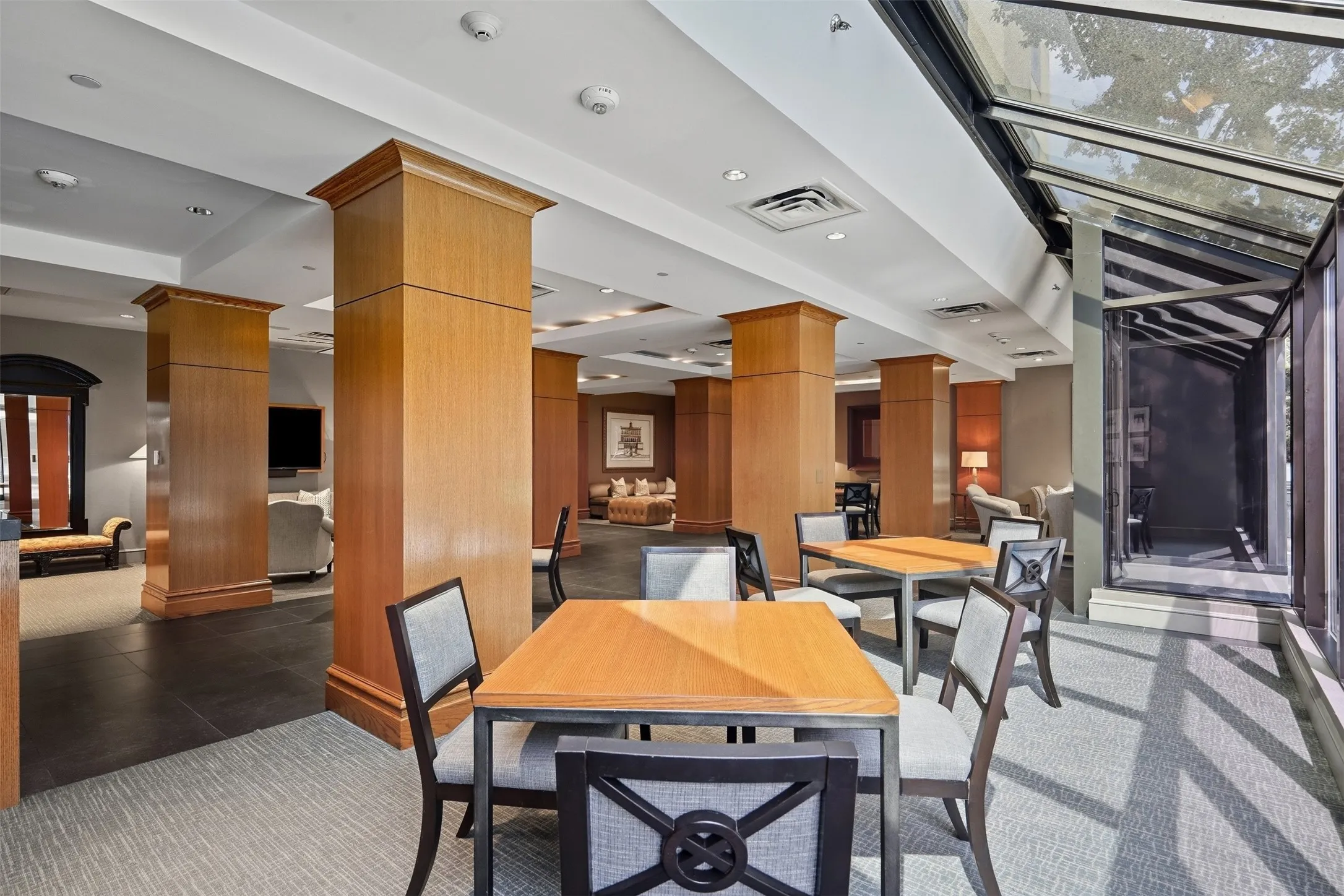 Condominium For Sale in Dallas County , 3030 Mckinney Avenue 2305, Dallas, Texas 75204, 3 Bedroom, 3 Bathroom, 2 Garage spaces, 2,760 Sqft, built in 1981, Preowned, mls#21141621, Real Estate Agent in Dallas, Homes For Sale in Dallas county, Homes For Sale in Dallas, Realtor in Dallas Texas, Real Estate Brokerage Independent Realty Texas, Luminita Cordes Realtor