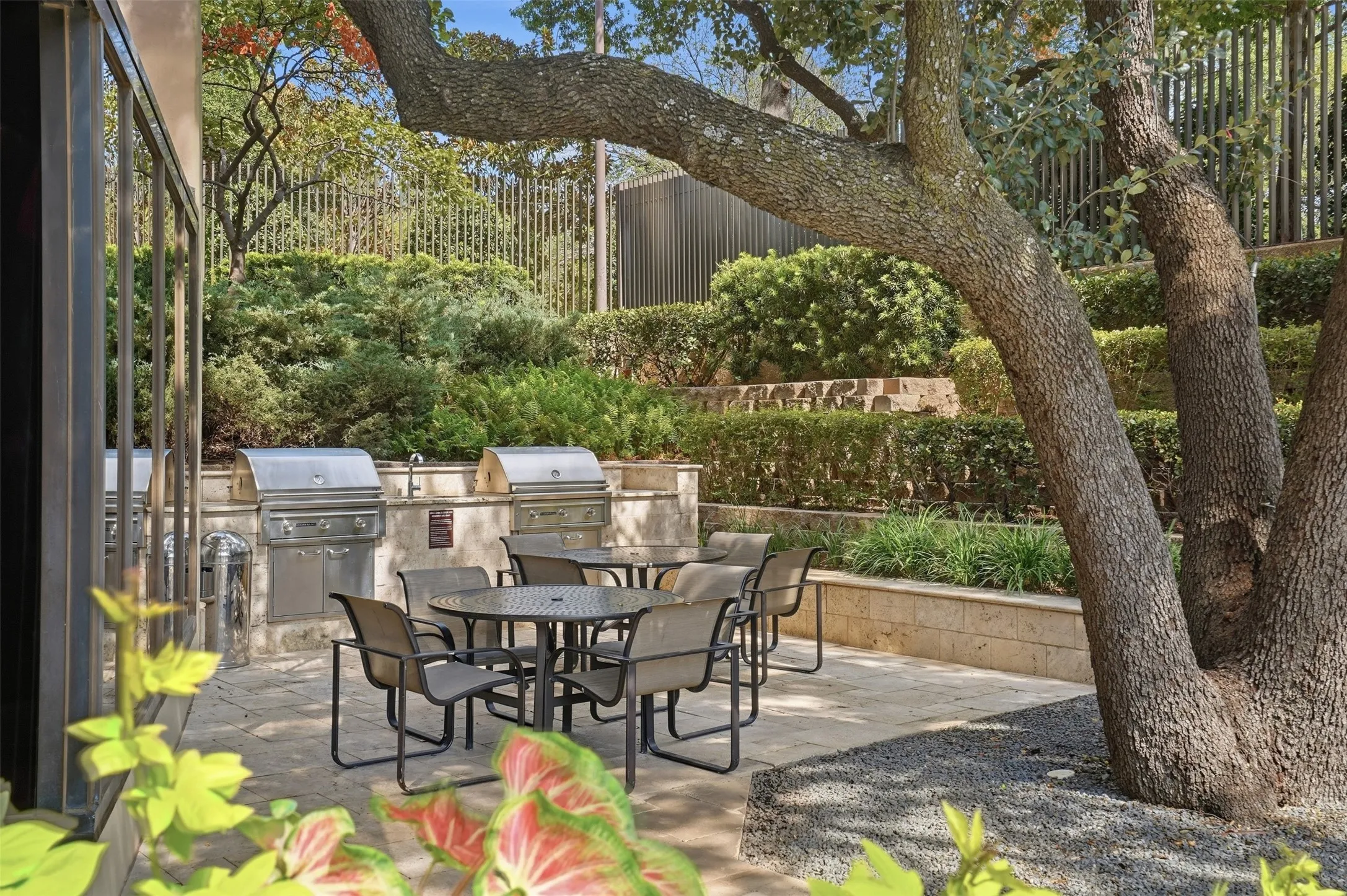Condominium For Sale in Dallas County , 3030 Mckinney Avenue 2305, Dallas, Texas 75204, 3 Bedroom, 3 Bathroom, 2 Garage spaces, 2,760 Sqft, built in 1981, Preowned, mls#21141621, Real Estate Agent in Dallas, Homes For Sale in Dallas county, Homes For Sale in Dallas, Realtor in Dallas Texas, Real Estate Brokerage Independent Realty Texas, Luminita Cordes Realtor