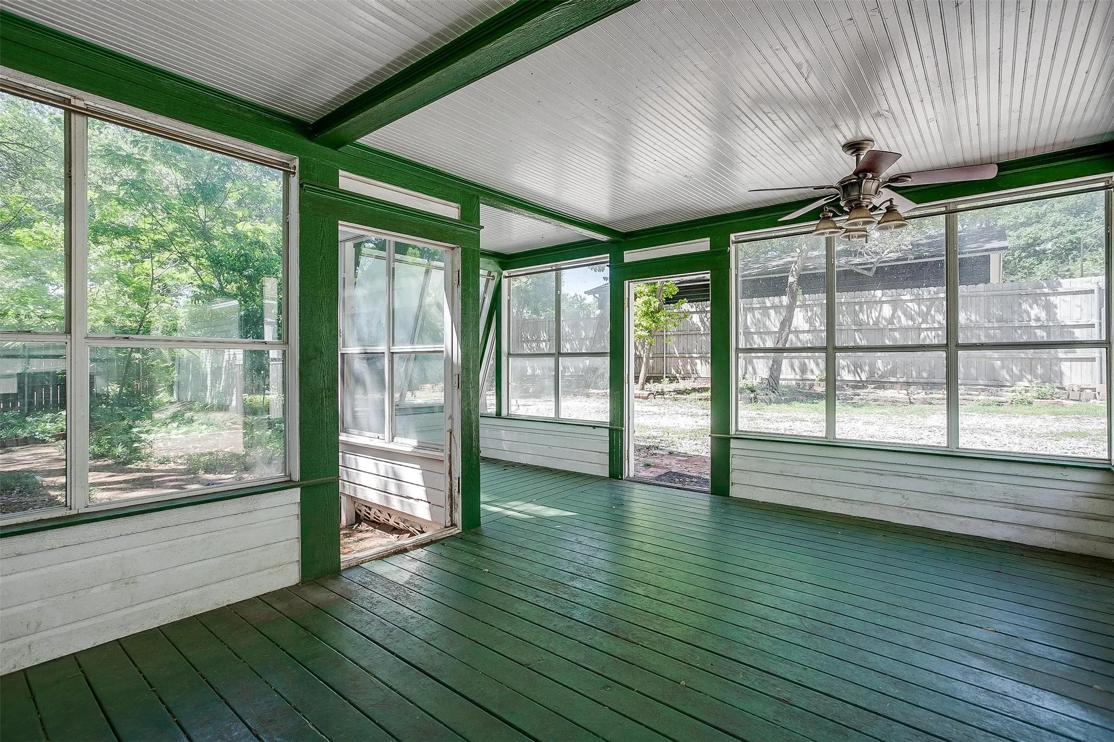 Single Family Residence For Sale in Parker County , 708 S Waco Street, Weatherford, Texas 76086, 4 Bedrooms, 3 Bathrooms, 3 Garage spaces, 4,085 Sqft, built in 1907, Price $639,000, mls#21142103, Real Estate Agent in Weatherford, Homes For Sale in Parker county, Homes For Sale in Weatherford, Realtor in Weatherford Texas, Real Estate Brokerage Independent Realty Texas, Luminita Cordes Realtor