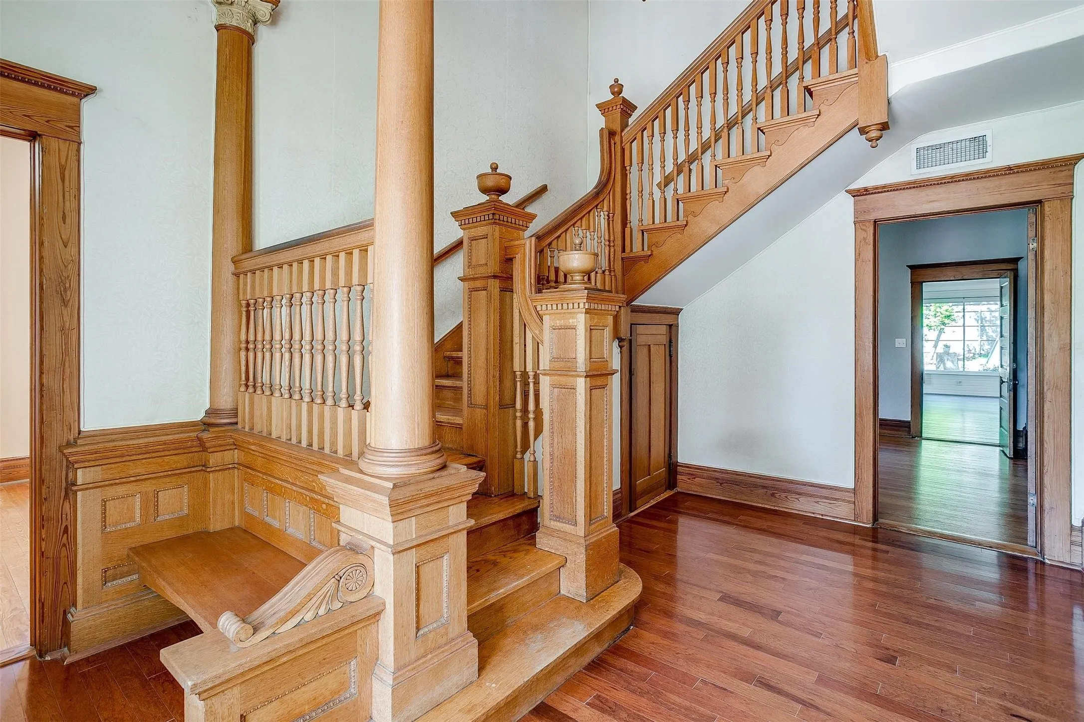 Single Family Residence For Sale in Parker County , 708 S Waco Street, Weatherford, Texas 76086, 4 Bedrooms, 3 Bathrooms, 3 Garage spaces, 4,085 Sqft, built in 1907, Price $639,000, mls#21142103, Real Estate Agent in Weatherford, Homes For Sale in Parker county, Homes For Sale in Weatherford, Realtor in Weatherford Texas, Real Estate Brokerage Independent Realty Texas, Luminita Cordes Realtor