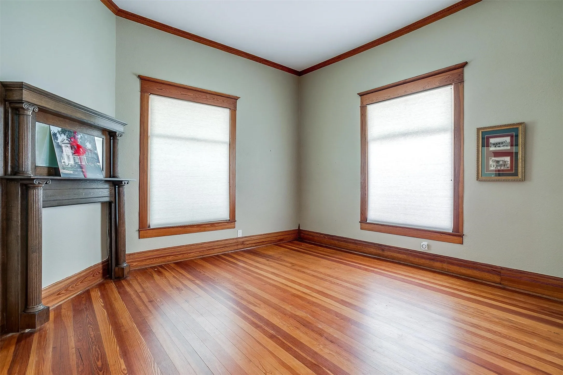 Single Family Residence For Sale in Parker County , 708 S Waco Street, Weatherford, Texas 76086, 4 Bedrooms, 3 Bathrooms, 3 Garage spaces, 4,085 Sqft, built in 1907, Price $639,000, mls#21142103, Real Estate Agent in Weatherford, Homes For Sale in Parker county, Homes For Sale in Weatherford, Realtor in Weatherford Texas, Real Estate Brokerage Independent Realty Texas, Luminita Cordes Realtor