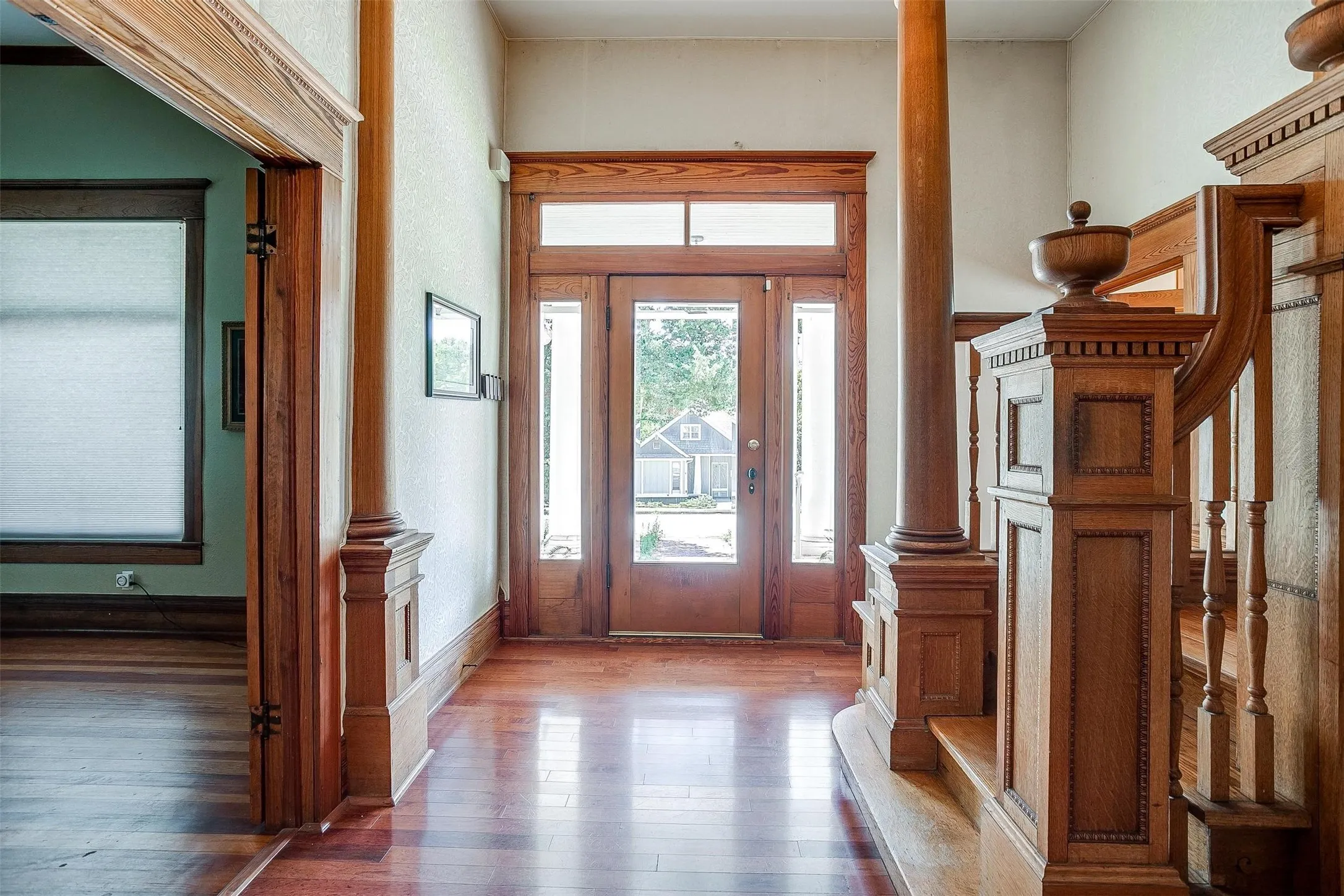 Single Family Residence For Sale in Parker County , 708 S Waco Street, Weatherford, Texas 76086, 4 Bedrooms, 3 Bathrooms, 3 Garage spaces, 4,085 Sqft, built in 1907, Price $639,000, mls#21142103, Real Estate Agent in Weatherford, Homes For Sale in Parker county, Homes For Sale in Weatherford, Realtor in Weatherford Texas, Real Estate Brokerage Independent Realty Texas, Luminita Cordes Realtor