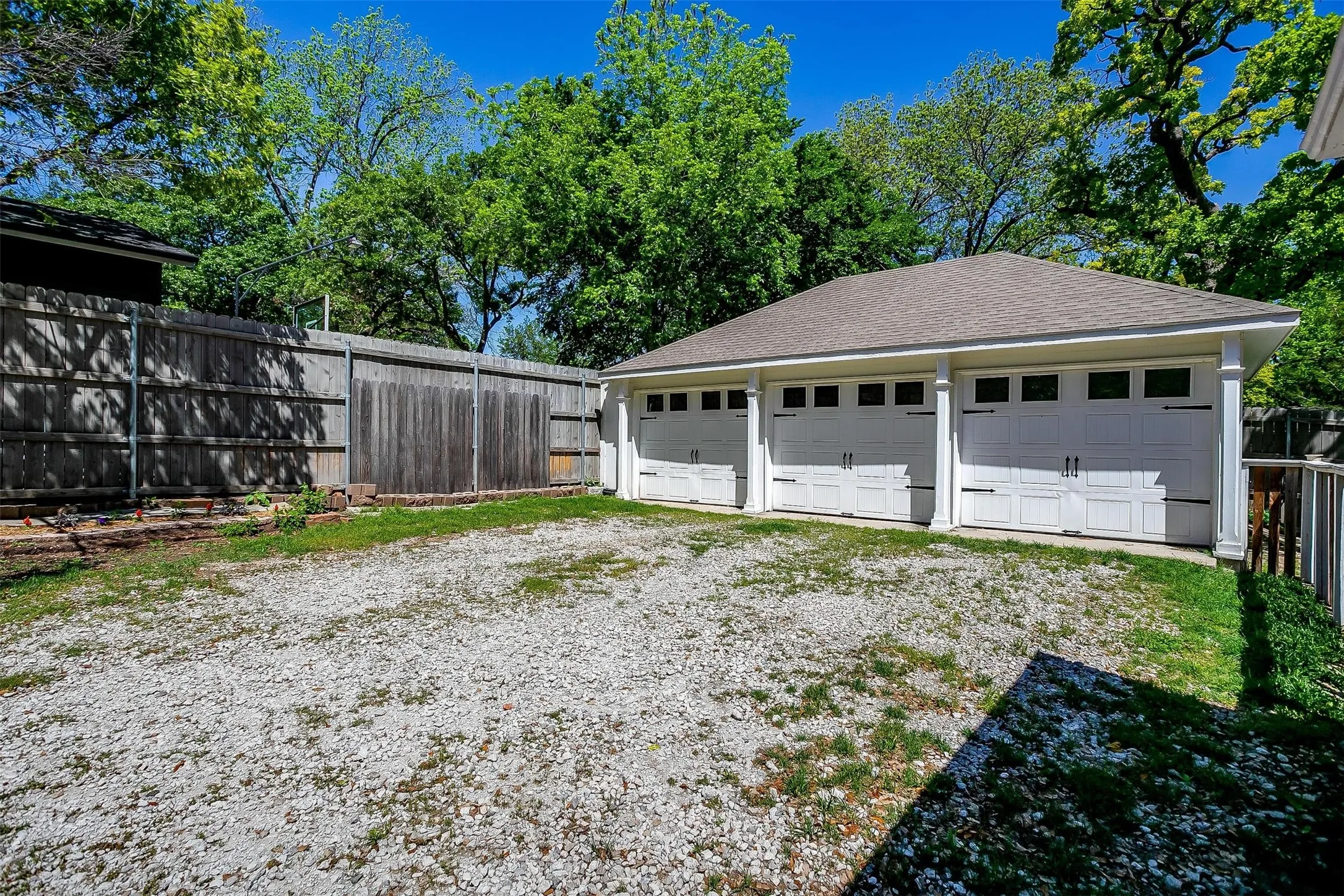 Single Family Residence For Sale in Parker County , 708 S Waco Street, Weatherford, Texas 76086, 4 Bedrooms, 3 Bathrooms, 3 Garage spaces, 4,085 Sqft, built in 1907, Price $639,000, mls#21142103, Real Estate Agent in Weatherford, Homes For Sale in Parker county, Homes For Sale in Weatherford, Realtor in Weatherford Texas, Real Estate Brokerage Independent Realty Texas, Luminita Cordes Realtor