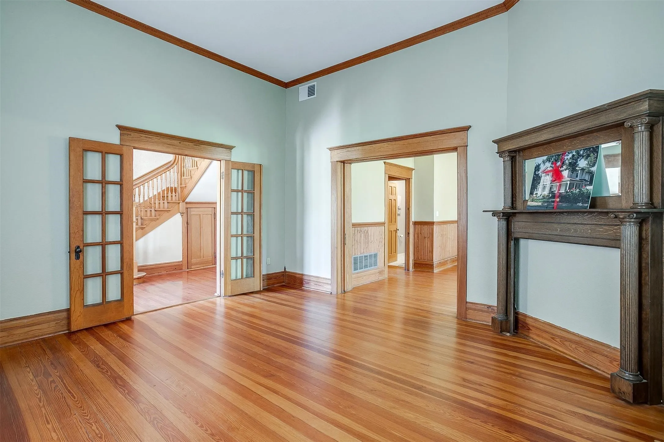 Single Family Residence For Sale in Parker County , 708 S Waco Street, Weatherford, Texas 76086, 4 Bedrooms, 3 Bathrooms, 3 Garage spaces, 4,085 Sqft, built in 1907, Price $639,000, mls#21142103, Real Estate Agent in Weatherford, Homes For Sale in Parker county, Homes For Sale in Weatherford, Realtor in Weatherford Texas, Real Estate Brokerage Independent Realty Texas, Luminita Cordes Realtor
