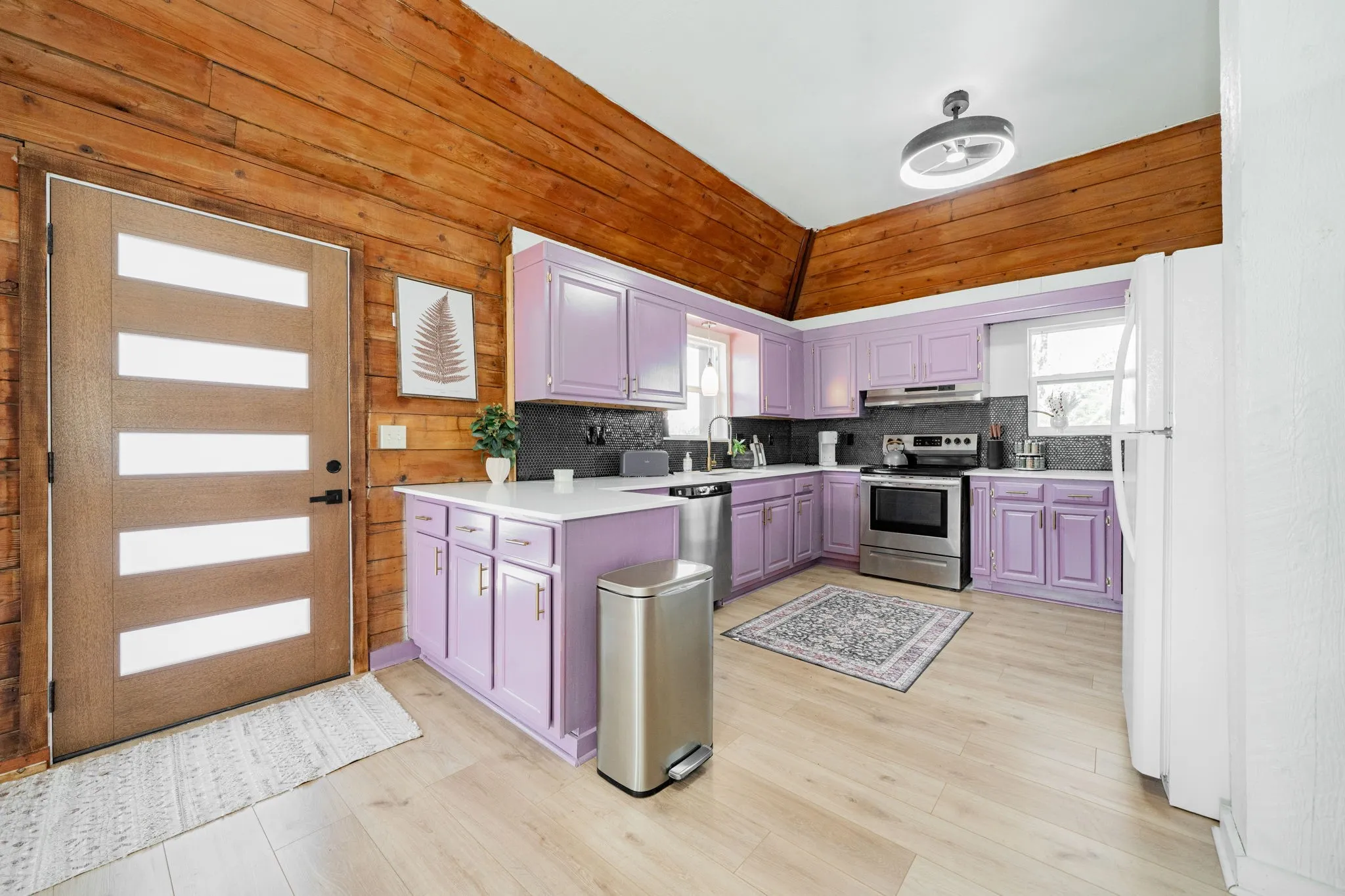 Single Family Residence For Sale in Grayson County , 691 Bear Road, Van Alstyne, Texas 75495, 4 Bedroom, 5 Bathroom, Garage spaces, 4,099 Sqft, built in 1989, Price $799,000, mls#21142262, Real Estate Agent in Van Alstyne, Homes For Sale in Grayson county, Homes For Sale in Van Alstyne, Realtor in Van Alstyne Texas, Real Estate Brokerage Independent Realty Texas, Luminita Cordes Realtor