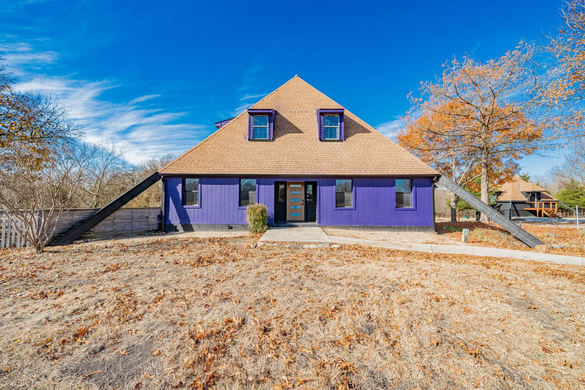 Single Family Residence For Sale in Grayson County , 691 Bear Road, Van Alstyne, Texas 75495, 4 Bedroom, 5 Bathroom, Garage spaces, 4,099 Sqft, built in 1989, Price $799,000, mls#21142262, Real Estate Agent in Van Alstyne, Homes For Sale in Grayson county, Homes For Sale in Van Alstyne, Realtor in Van Alstyne Texas, Real Estate Brokerage Independent Realty Texas, Luminita Cordes Realtor