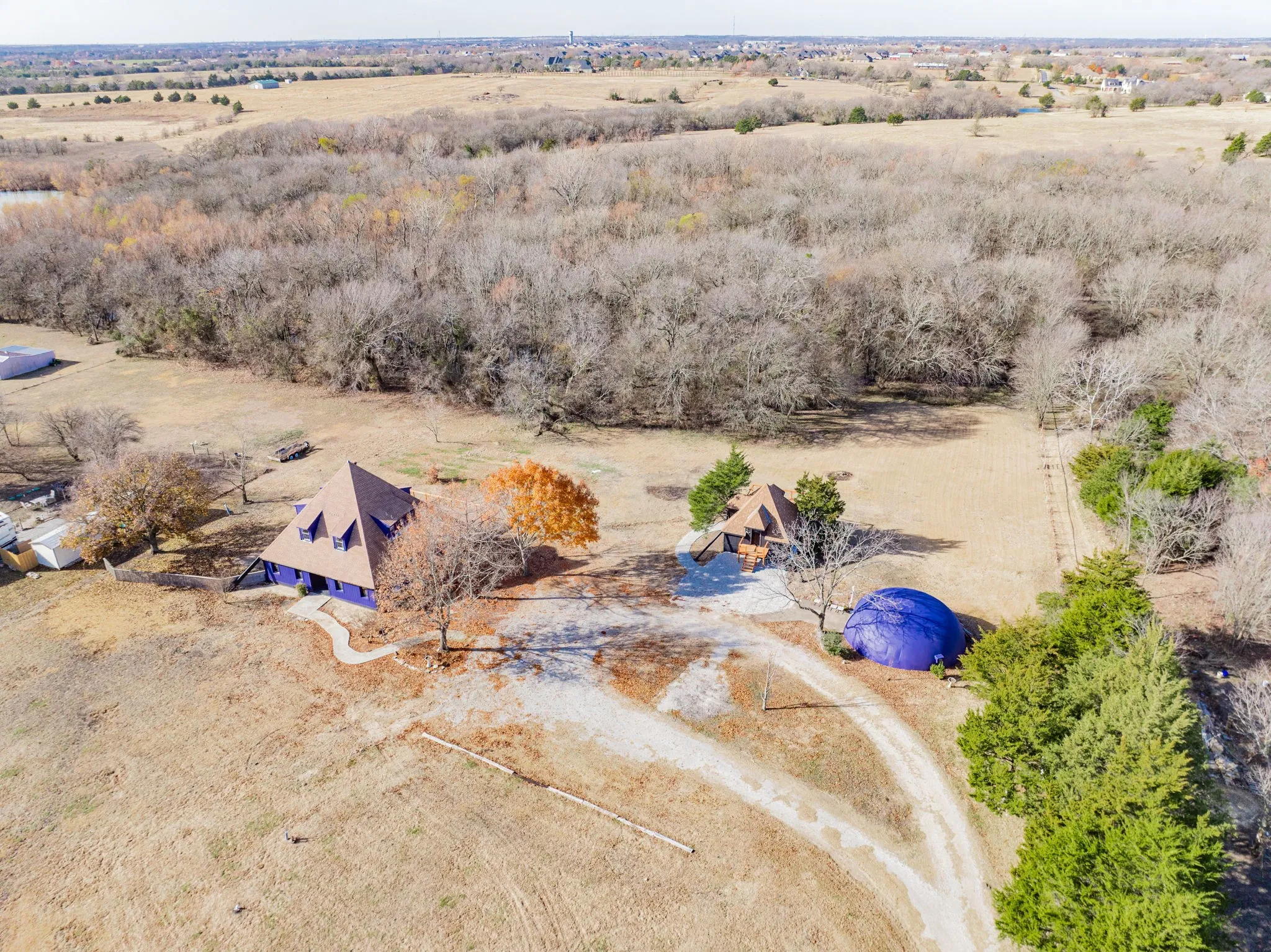Single Family Residence For Sale in Grayson County , 691 Bear Road, Van Alstyne, Texas 75495, 4 Bedroom, 5 Bathroom, Garage spaces, 4,099 Sqft, built in 1989, Price $799,000, mls#21142262, Real Estate Agent in Van Alstyne, Homes For Sale in Grayson county, Homes For Sale in Van Alstyne, Realtor in Van Alstyne Texas, Real Estate Brokerage Independent Realty Texas, Luminita Cordes Realtor