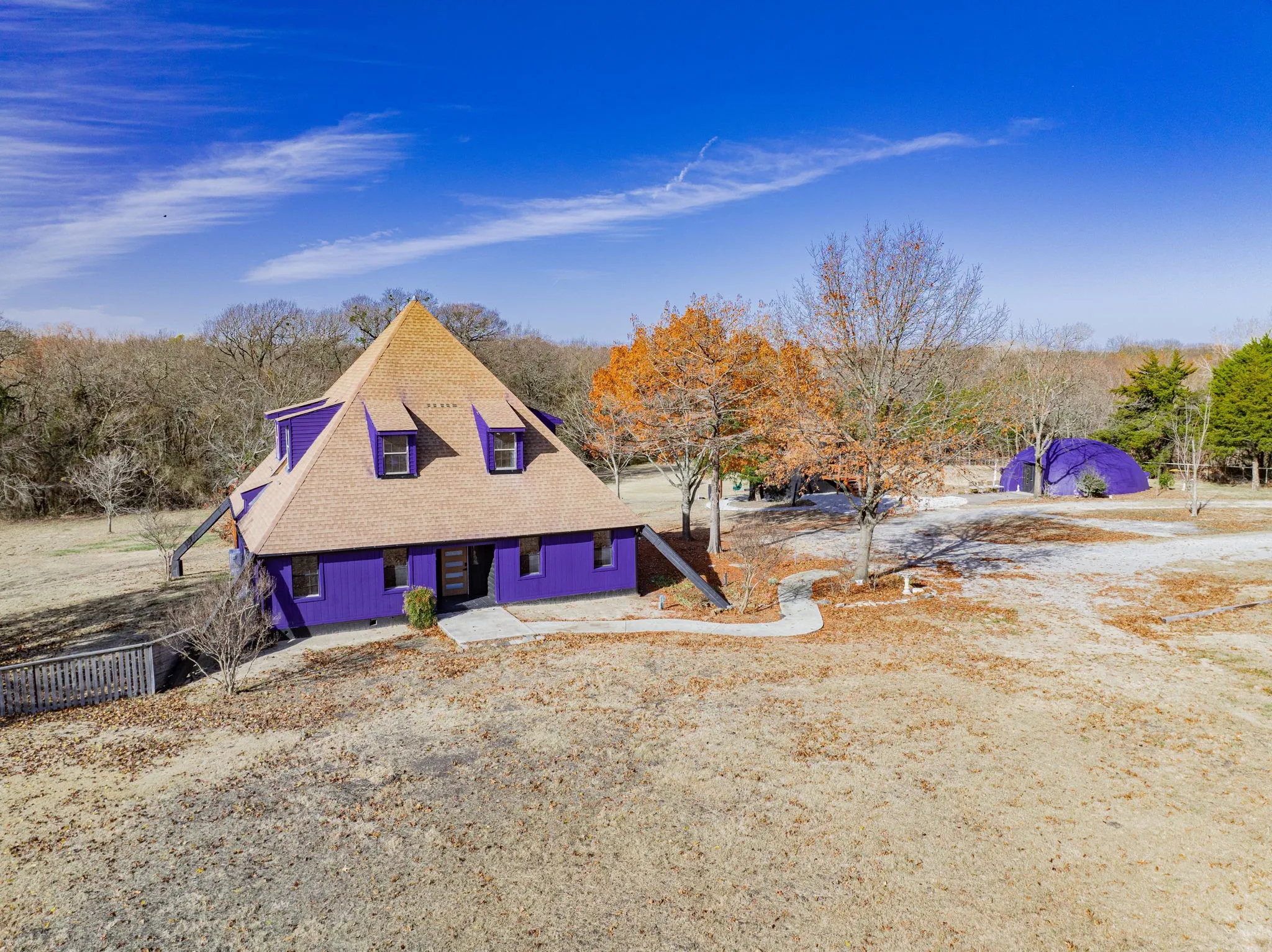 Single Family Residence For Sale in Grayson County , 691 Bear Road, Van Alstyne, Texas 75495, 4 Bedroom, 5 Bathroom, Garage spaces, 4,099 Sqft, built in 1989, Price $799,000, mls#21142262, Real Estate Agent in Van Alstyne, Homes For Sale in Grayson county, Homes For Sale in Van Alstyne, Realtor in Van Alstyne Texas, Real Estate Brokerage Independent Realty Texas, Luminita Cordes Realtor