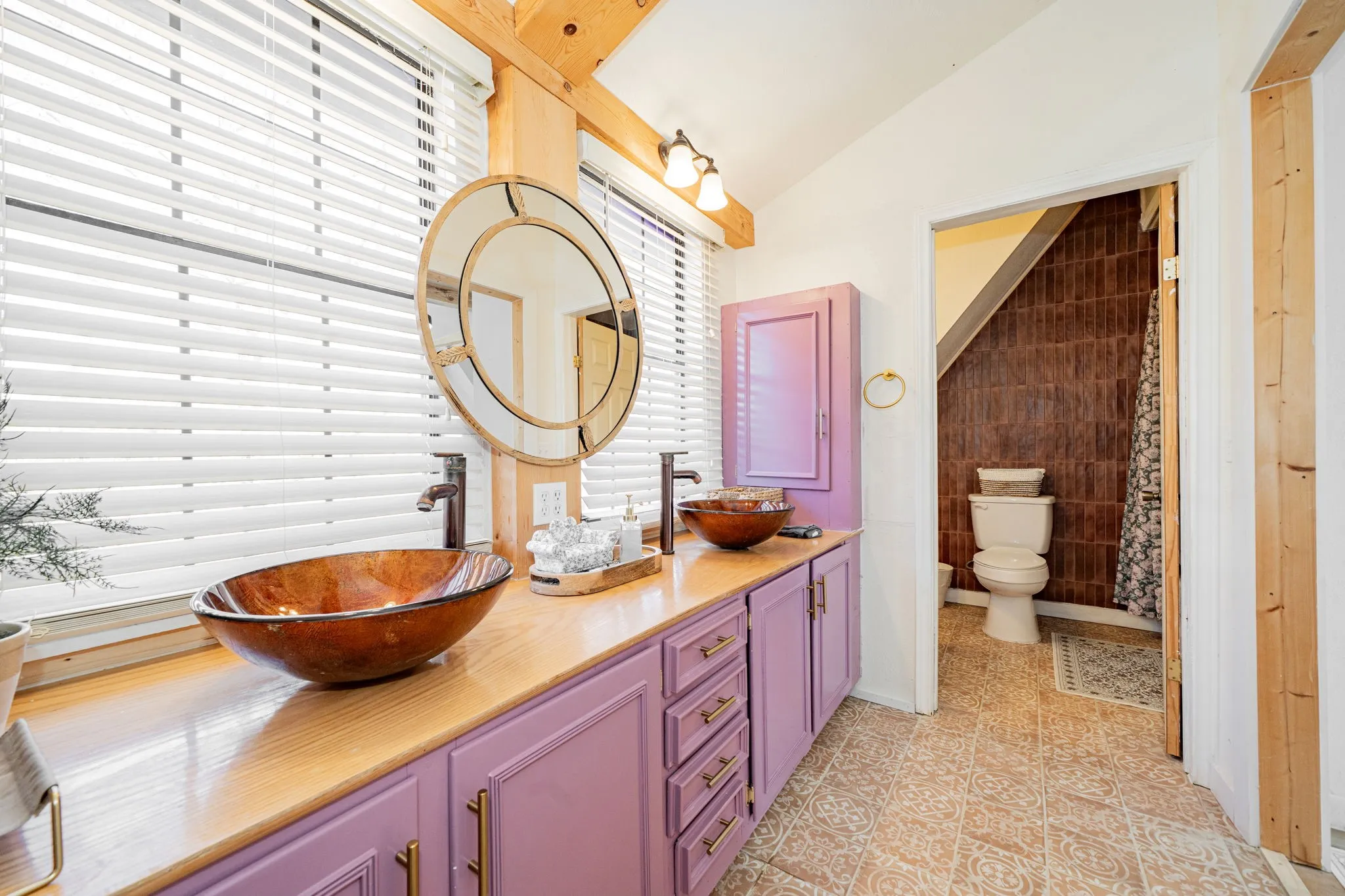 Single Family Residence For Sale in Grayson County , 691 Bear Road, Van Alstyne, Texas 75495, 4 Bedroom, 5 Bathroom, Garage spaces, 4,099 Sqft, built in 1989, Price $799,000, mls#21142262, Real Estate Agent in Van Alstyne, Homes For Sale in Grayson county, Homes For Sale in Van Alstyne, Realtor in Van Alstyne Texas, Real Estate Brokerage Independent Realty Texas, Luminita Cordes Realtor
