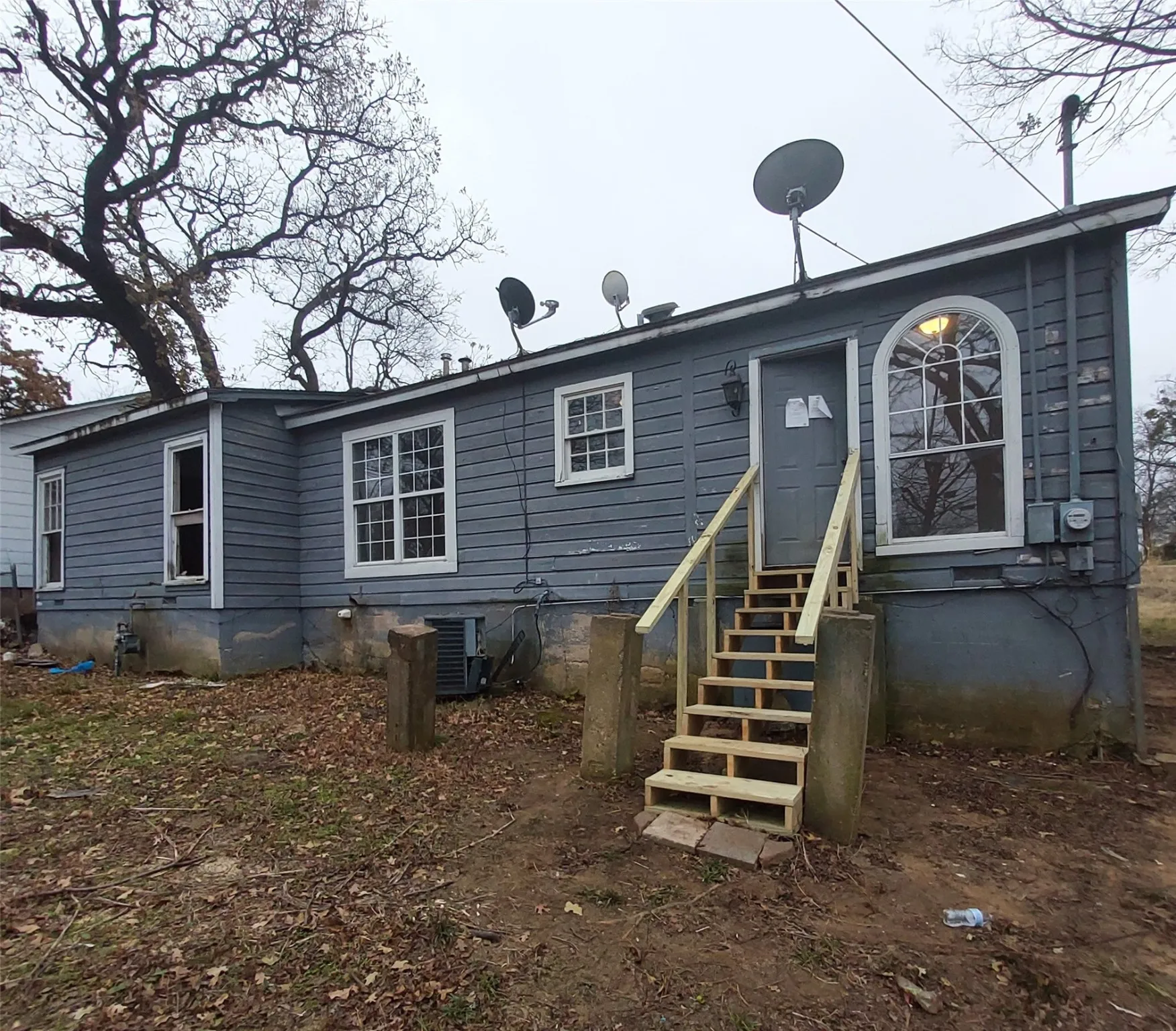 Single Family Residence For Sale in Grayson County , 43 W Parnell Street, Denison, Texas 75020, 2 Bedrooms, 1 Bathroom, 1 Garage spaces, 1,254 Sqft, built in 1940, Price $74,900, mls#21141391, Real Estate Agent in Denison, Homes For Sale in Grayson county, Homes For Sale in Denison, Realtor in Denison Texas, Real Estate Brokerage Independent Realty Texas, Luminita Cordes Realtor