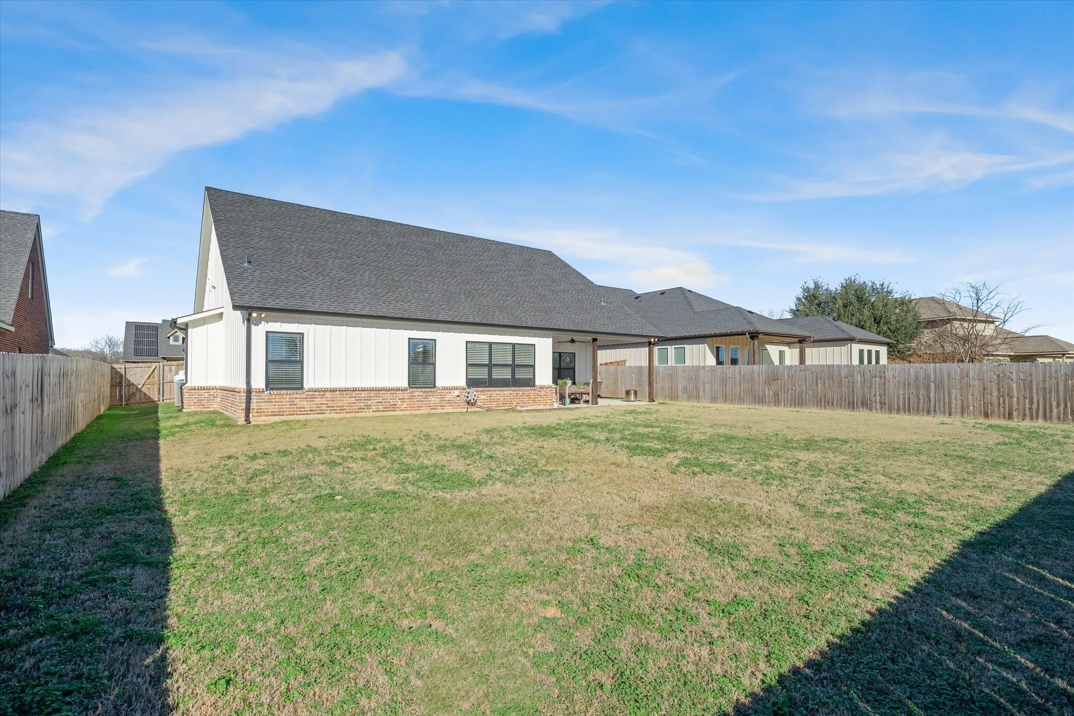 Single Family Residence For Sale in Van Zandt County , 1825 Meadowview, Canton, Texas 75103, 3 Bedroom, 2 Bathroom, 2 Garage spaces, 1,920 Sqft, built in 2022, mls#21141876, Real Estate Agent in Canton, Homes For Sale in Van Zandt county, Homes For Sale in Canton, Realtor in Canton Texas, Real Estate Brokerage Independent Realty Texas, Luminita Cordes Realtor