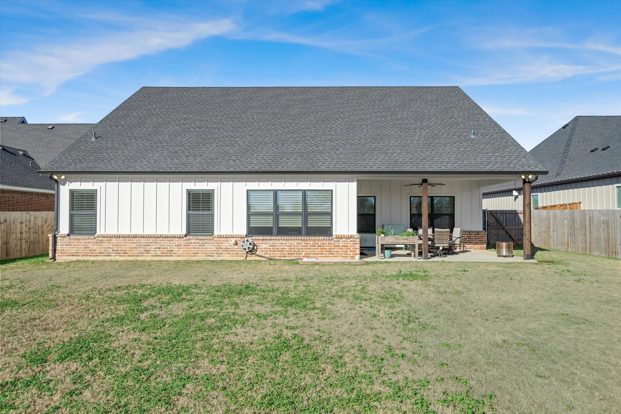 Single Family Residence For Sale in Van Zandt County , 1825 Meadowview, Canton, Texas 75103, 3 Bedroom, 2 Bathroom, 2 Garage spaces, 1,920 Sqft, built in 2022, mls#21141876, Real Estate Agent in Canton, Homes For Sale in Van Zandt county, Homes For Sale in Canton, Realtor in Canton Texas, Real Estate Brokerage Independent Realty Texas, Luminita Cordes Realtor