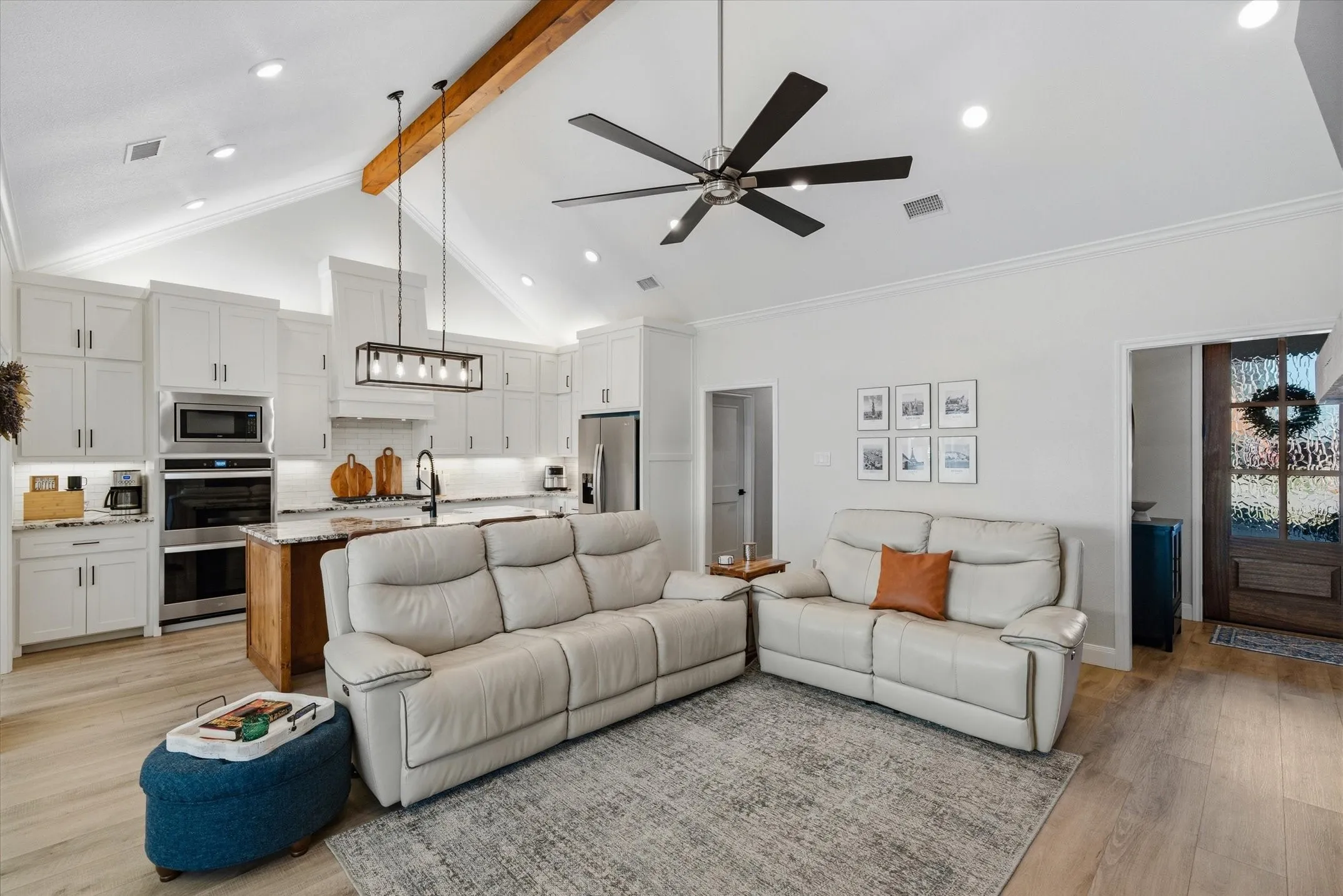 Single Family Residence For Sale in Van Zandt County , 1825 Meadowview, Canton, Texas 75103, 3 Bedroom, 2 Bathroom, 2 Garage spaces, 1,920 Sqft, built in 2022, mls#21141876, Real Estate Agent in Canton, Homes For Sale in Van Zandt county, Homes For Sale in Canton, Realtor in Canton Texas, Real Estate Brokerage Independent Realty Texas, Luminita Cordes Realtor