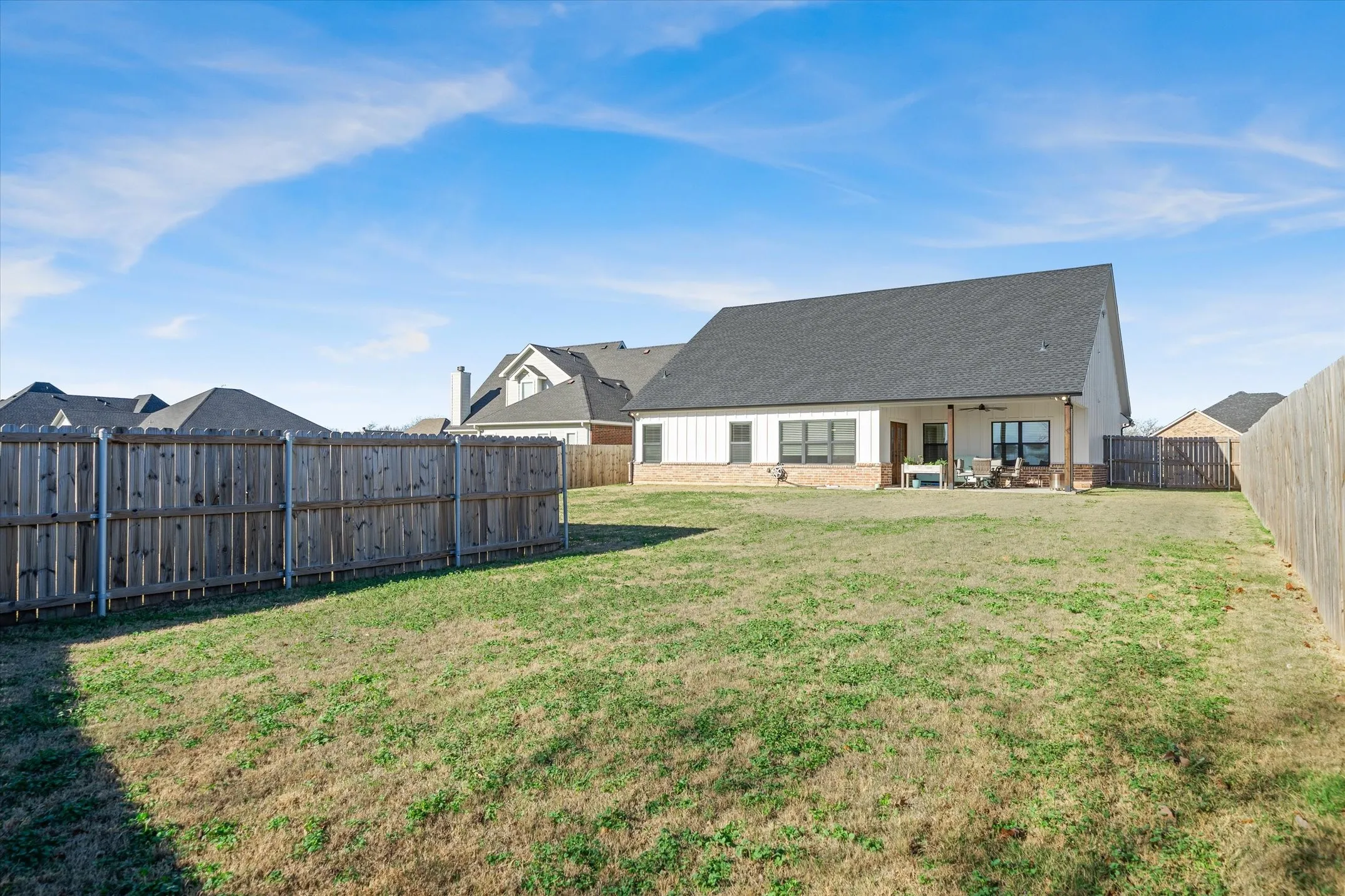 Single Family Residence For Sale in Van Zandt County , 1825 Meadowview, Canton, Texas 75103, 3 Bedroom, 2 Bathroom, 2 Garage spaces, 1,920 Sqft, built in 2022, mls#21141876, Real Estate Agent in Canton, Homes For Sale in Van Zandt county, Homes For Sale in Canton, Realtor in Canton Texas, Real Estate Brokerage Independent Realty Texas, Luminita Cordes Realtor