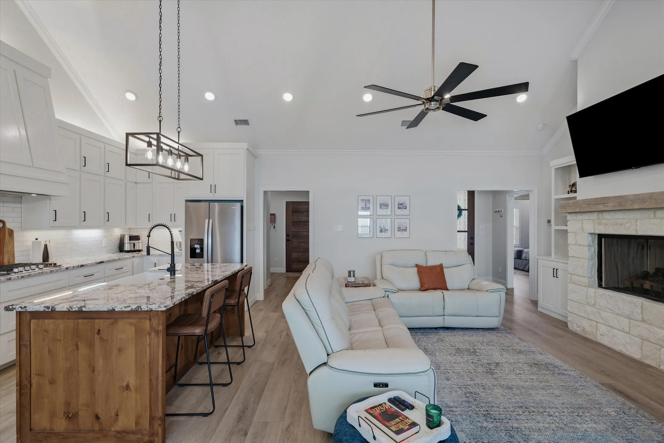 Single Family Residence For Sale in Van Zandt County , 1825 Meadowview, Canton, Texas 75103, 3 Bedroom, 2 Bathroom, 2 Garage spaces, 1,920 Sqft, built in 2022, mls#21141876, Real Estate Agent in Canton, Homes For Sale in Van Zandt county, Homes For Sale in Canton, Realtor in Canton Texas, Real Estate Brokerage Independent Realty Texas, Luminita Cordes Realtor