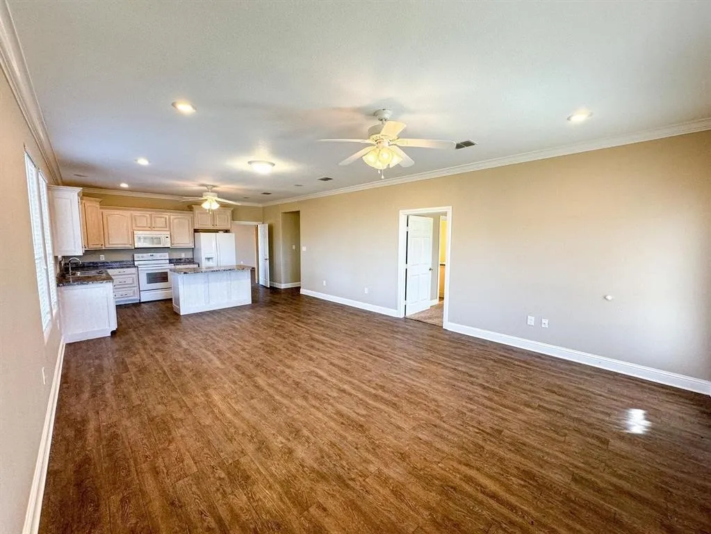 Single Family Residence For Sale in Cass County , 9791 Farm to Market 251 South S, Bivins, Texas 75555, 4 Bedroom, 5 Bathroom, 3 Garage spaces, 5,071 Sqft, built in 2002, Preowned, mls#21142624, Real Estate Agent in Bivins, Homes For Sale in Cass county, Homes For Sale in Bivins, Realtor in Bivins Texas, Real Estate Brokerage Independent Realty Texas, Luminita Cordes Realtor