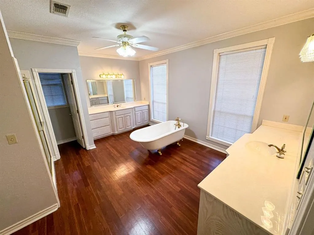 Single Family Residence For Sale in Cass County , 9791 Farm to Market 251 South S, Bivins, Texas 75555, 4 Bedroom, 5 Bathroom, 3 Garage spaces, 5,071 Sqft, built in 2002, Preowned, mls#21142624, Real Estate Agent in Bivins, Homes For Sale in Cass county, Homes For Sale in Bivins, Realtor in Bivins Texas, Real Estate Brokerage Independent Realty Texas, Luminita Cordes Realtor