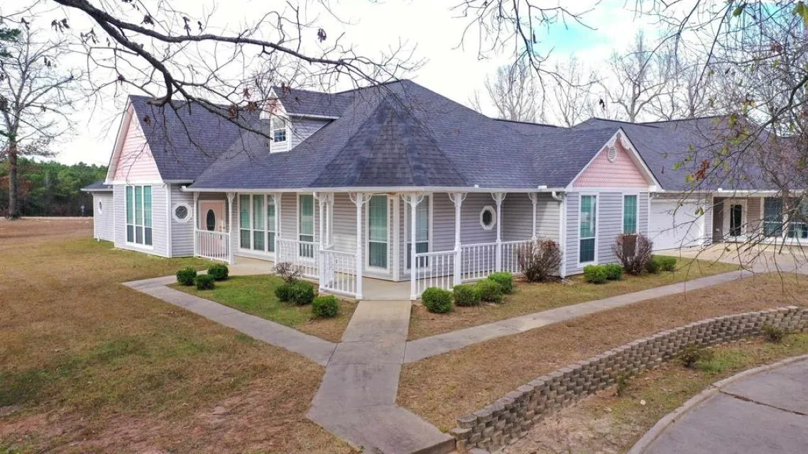 Single Family Residence For Sale in Cass County , 9791 Farm to Market 251 South S, Bivins, Texas 75555, 4 Bedroom, 5 Bathroom, 3 Garage spaces, 5,071 Sqft, built in 2002, Preowned, mls#21142624, Real Estate Agent in Bivins, Homes For Sale in Cass county, Homes For Sale in Bivins, Realtor in Bivins Texas, Real Estate Brokerage Independent Realty Texas, Luminita Cordes Realtor