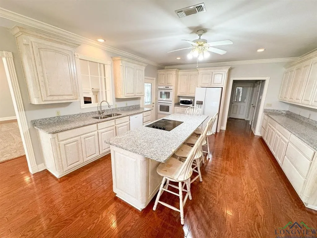 Single Family Residence For Sale in Cass County , 9791 Farm to Market 251 South S, Bivins, Texas 75555, 4 Bedroom, 5 Bathroom, 3 Garage spaces, 5,071 Sqft, built in 2002, Preowned, mls#21142624, Real Estate Agent in Bivins, Homes For Sale in Cass county, Homes For Sale in Bivins, Realtor in Bivins Texas, Real Estate Brokerage Independent Realty Texas, Luminita Cordes Realtor