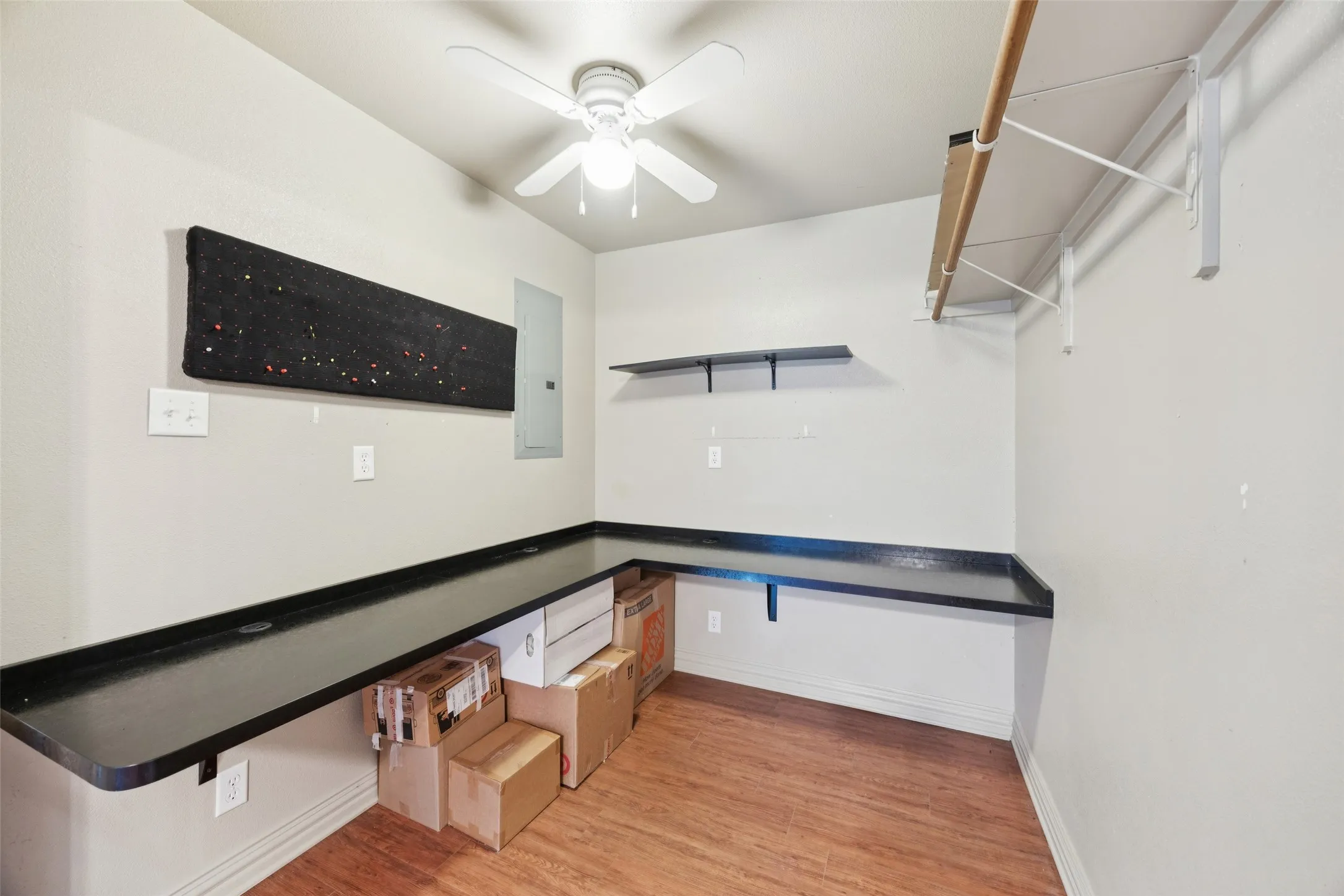Single Family Residence For Sale in Van Zandt County , 378 Eastshore Drive, Wills Point, Texas 75169, 2 Bedroom, 2 Bathroom, Garage spaces, 1,380 Sqft, built in 2009, Preowned, mls#21137022, Real Estate Agent in Wills Point, Homes For Sale in Van Zandt county, Homes For Sale in Wills Point, Realtor in Wills Point Texas, Real Estate Brokerage Independent Realty Texas, Luminita Cordes Realtor