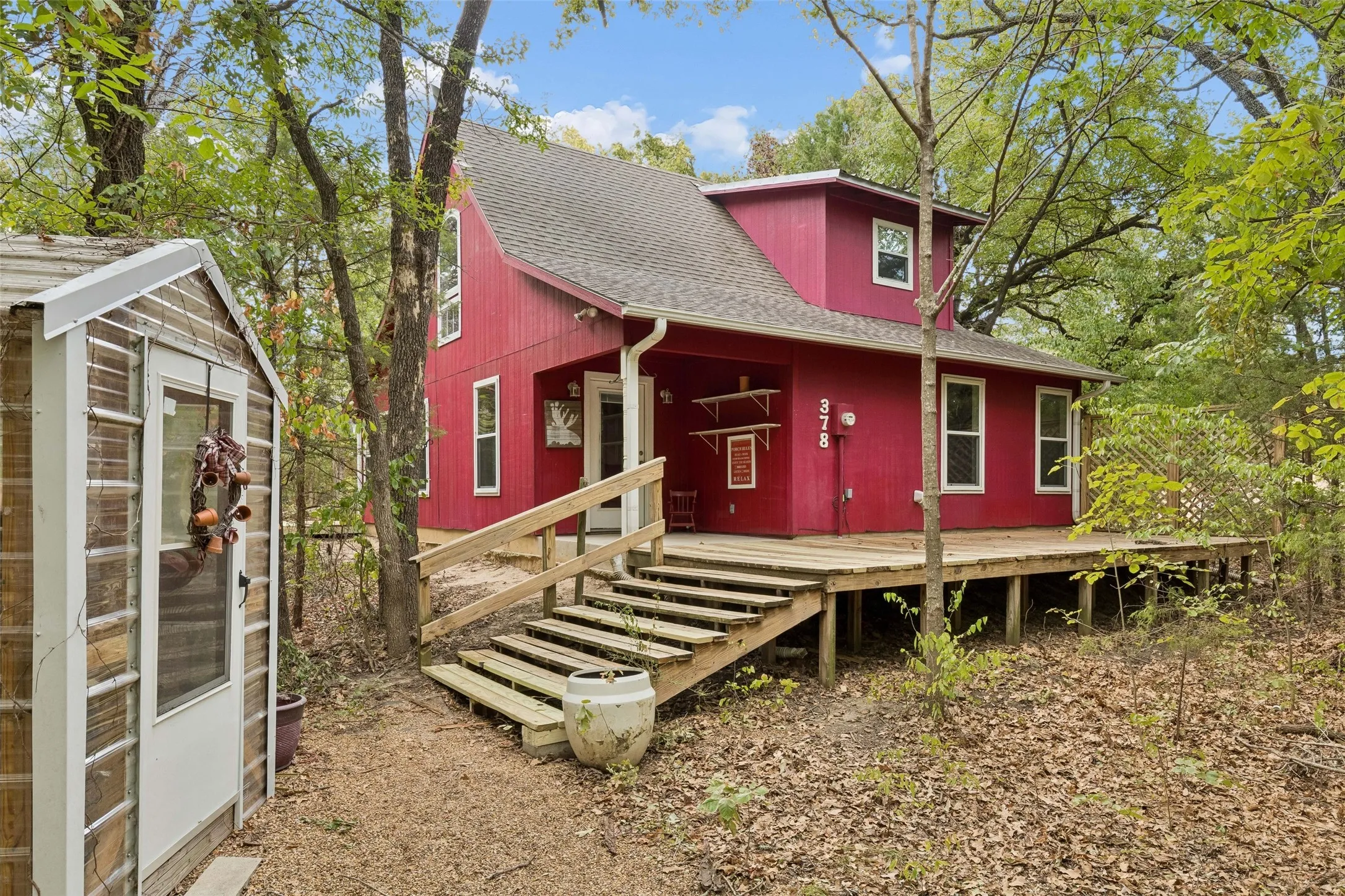 Single Family Residence For Sale in Van Zandt County , 378 Eastshore Drive, Wills Point, Texas 75169, 2 Bedroom, 2 Bathroom, Garage spaces, 1,380 Sqft, built in 2009, Preowned, mls#21137022, Real Estate Agent in Wills Point, Homes For Sale in Van Zandt county, Homes For Sale in Wills Point, Realtor in Wills Point Texas, Real Estate Brokerage Independent Realty Texas, Luminita Cordes Realtor