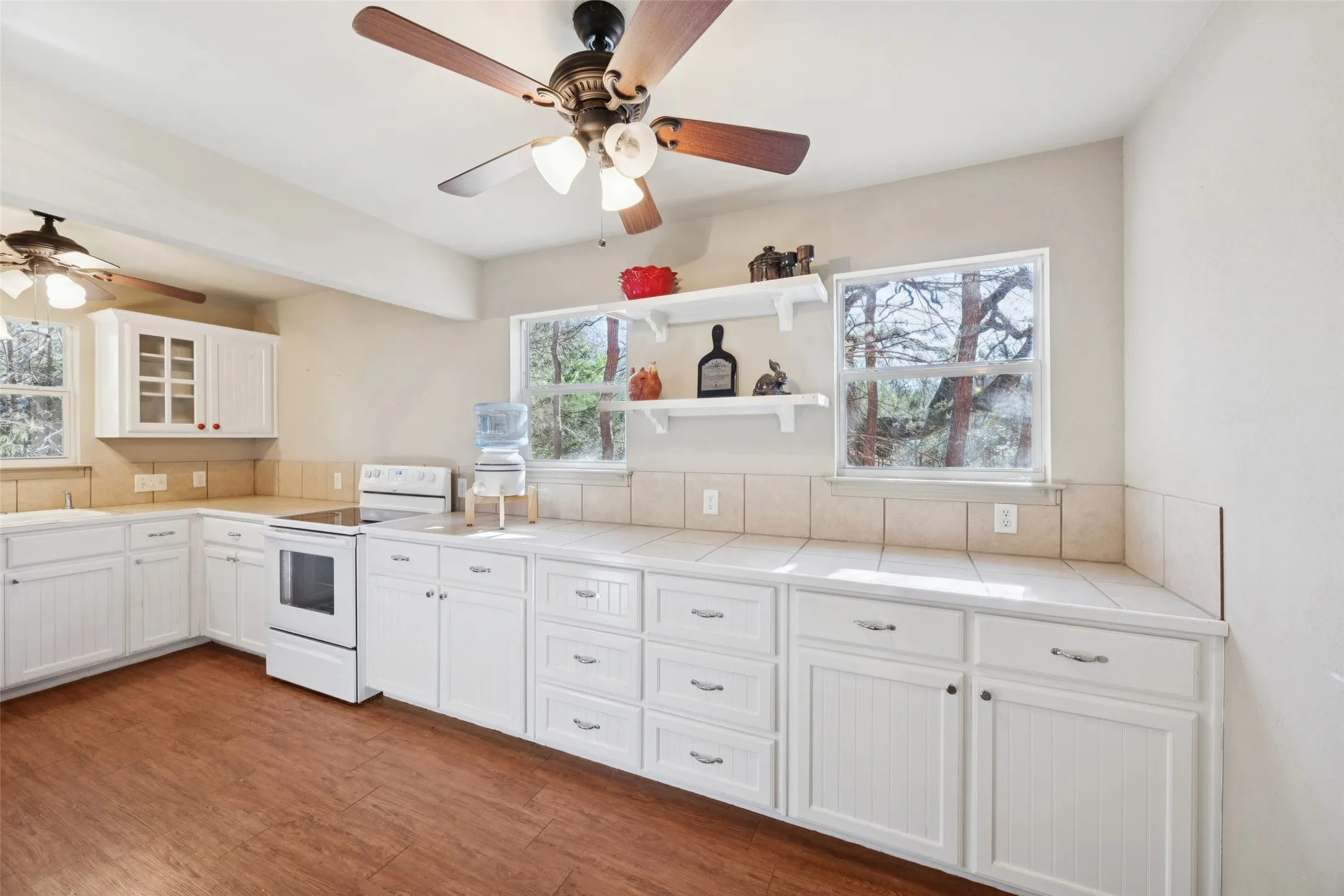 Single Family Residence For Sale in Van Zandt County , 378 Eastshore Drive, Wills Point, Texas 75169, 2 Bedroom, 2 Bathroom, Garage spaces, 1,380 Sqft, built in 2009, Preowned, mls#21137022, Real Estate Agent in Wills Point, Homes For Sale in Van Zandt county, Homes For Sale in Wills Point, Realtor in Wills Point Texas, Real Estate Brokerage Independent Realty Texas, Luminita Cordes Realtor