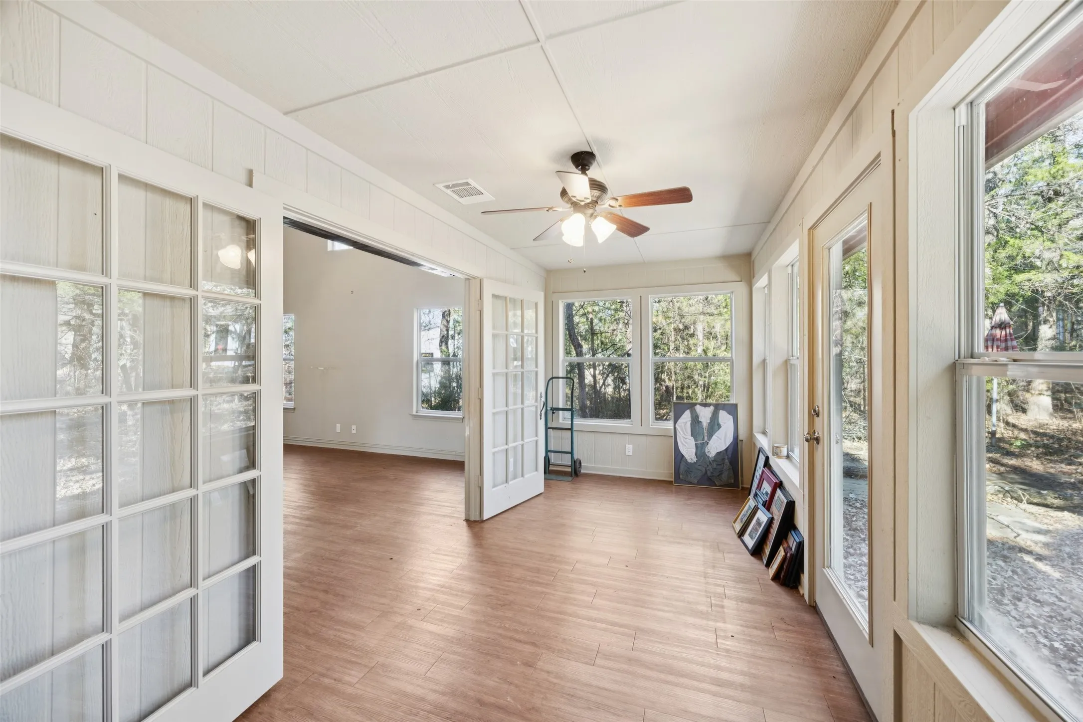 Single Family Residence For Sale in Van Zandt County , 378 Eastshore Drive, Wills Point, Texas 75169, 2 Bedroom, 2 Bathroom, Garage spaces, 1,380 Sqft, built in 2009, Preowned, mls#21137022, Real Estate Agent in Wills Point, Homes For Sale in Van Zandt county, Homes For Sale in Wills Point, Realtor in Wills Point Texas, Real Estate Brokerage Independent Realty Texas, Luminita Cordes Realtor
