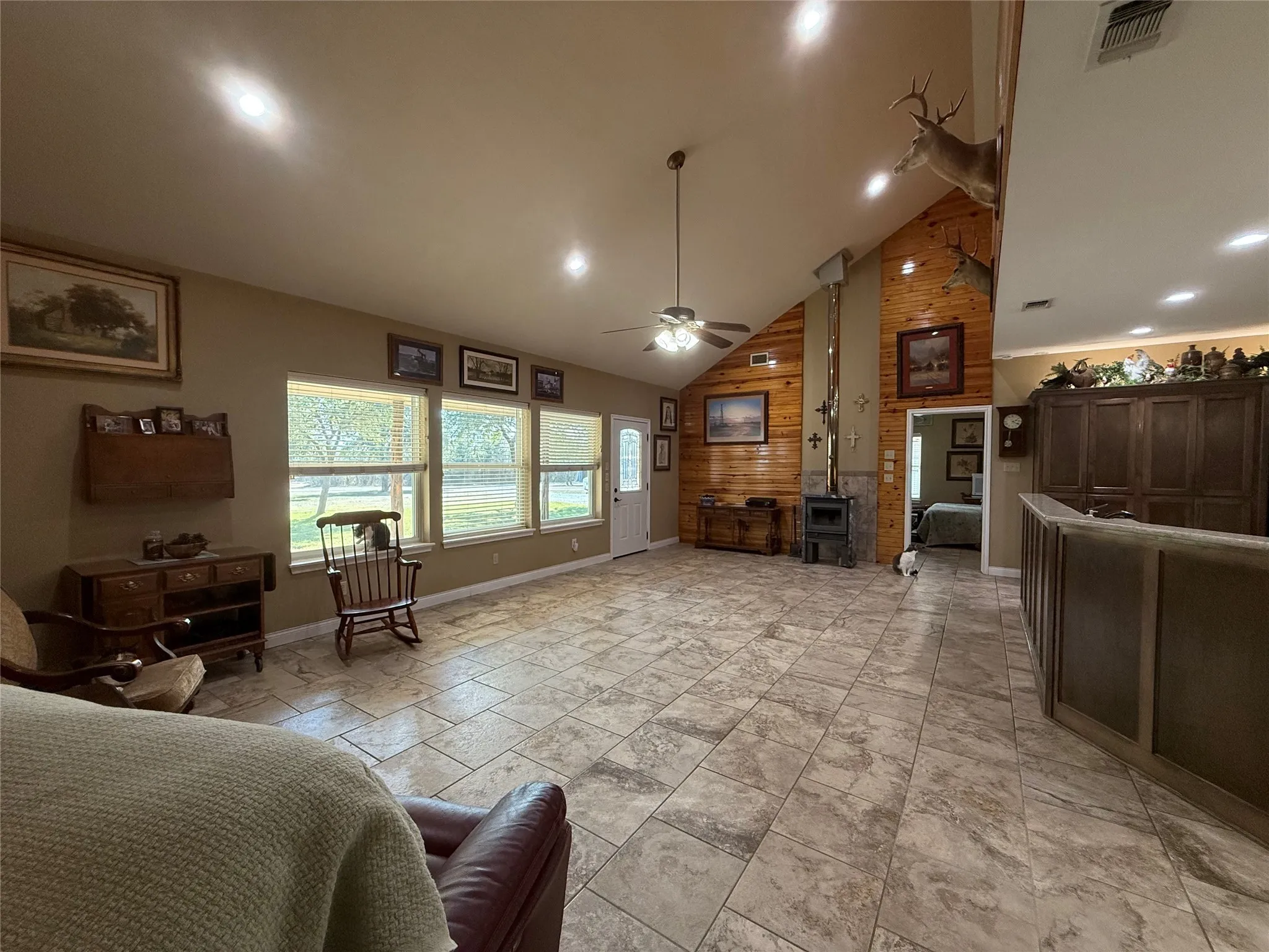 Single Family Residence For Sale in Comanche County , 2100 CR 419, Comanche, Texas 76442, 3 Bedroom, 2 Bathroom, Garage spaces, 2,028 Sqft, built in 2005, mls#21142678, Real Estate Agent in Comanche, Homes For Sale in Comanche county, Homes For Sale in Comanche, Realtor in Comanche Texas, Real Estate Brokerage Independent Realty Texas, Luminita Cordes Realtor