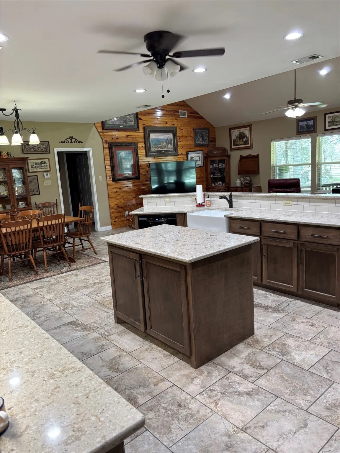 Single Family Residence For Sale in Comanche County , 2100 CR 419, Comanche, Texas 76442, 3 Bedroom, 2 Bathroom, Garage spaces, 2,028 Sqft, built in 2005, mls#21142678, Real Estate Agent in Comanche, Homes For Sale in Comanche county, Homes For Sale in Comanche, Realtor in Comanche Texas, Real Estate Brokerage Independent Realty Texas, Luminita Cordes Realtor