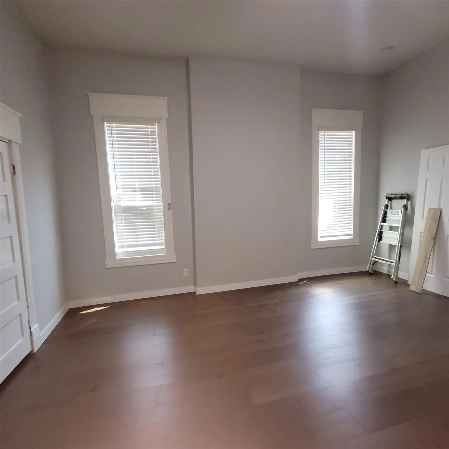 Single Family Residence For Sale in Navarro County , 1325 W 13th Avenue, Corsicana, Texas 75110, 4 Bedroom, 3 Bathroom, 2 Garage spaces, 1,818 Sqft, built in 1940, mls#21142923, Real Estate Agent in Corsicana, Homes For Sale in Navarro county, Homes For Sale in Corsicana, Realtor in Corsicana Texas, Real Estate Brokerage Independent Realty Texas, Luminita Cordes Realtor