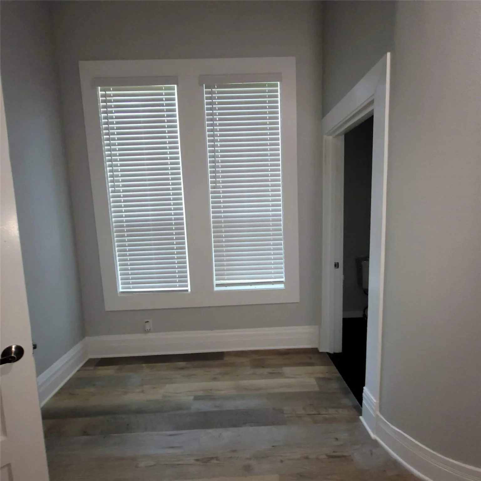 Single Family Residence For Sale in Navarro County , 1325 W 13th Avenue, Corsicana, Texas 75110, 4 Bedroom, 3 Bathroom, 2 Garage spaces, 1,818 Sqft, built in 1940, mls#21142923, Real Estate Agent in Corsicana, Homes For Sale in Navarro county, Homes For Sale in Corsicana, Realtor in Corsicana Texas, Real Estate Brokerage Independent Realty Texas, Luminita Cordes Realtor