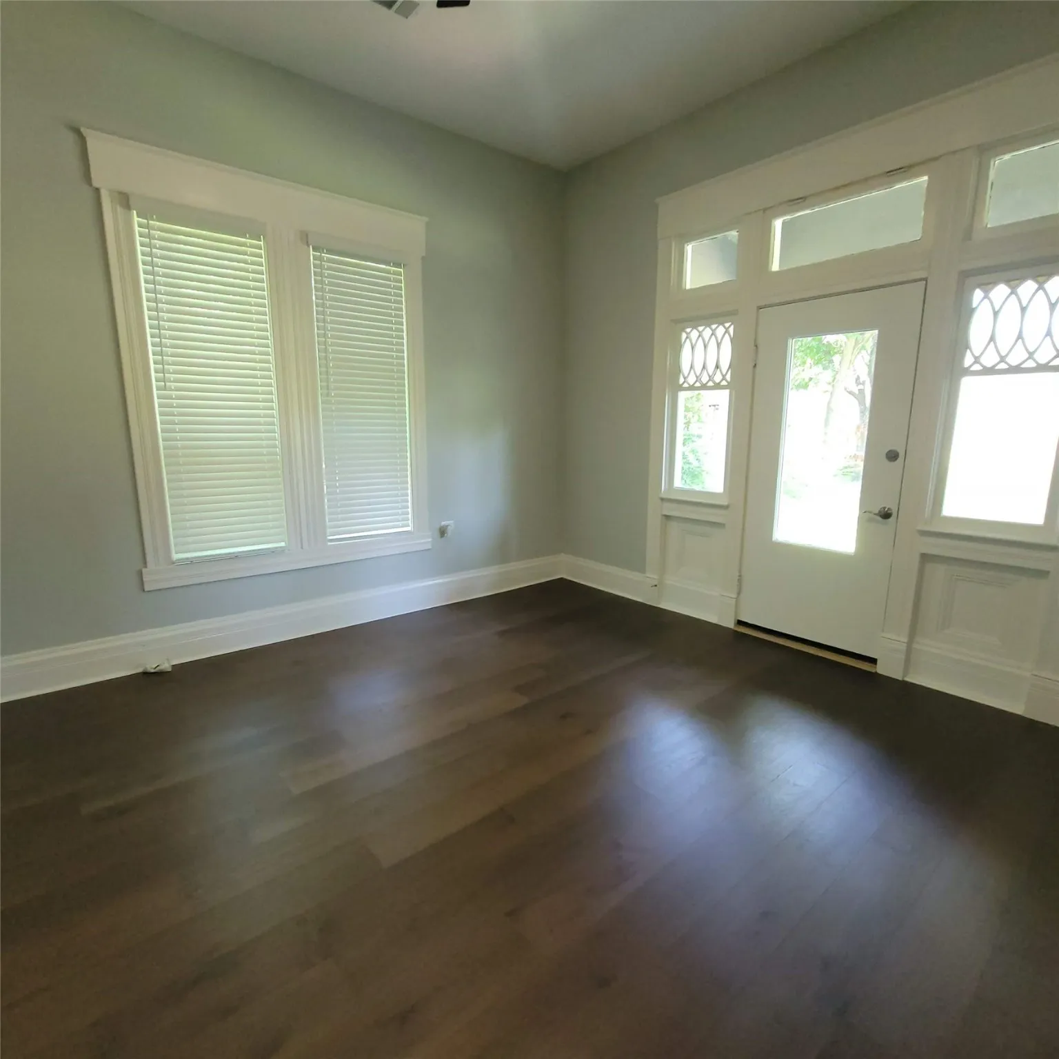Single Family Residence For Sale in Navarro County , 1325 W 13th Avenue, Corsicana, Texas 75110, 4 Bedroom, 3 Bathroom, 2 Garage spaces, 1,818 Sqft, built in 1940, mls#21142923, Real Estate Agent in Corsicana, Homes For Sale in Navarro county, Homes For Sale in Corsicana, Realtor in Corsicana Texas, Real Estate Brokerage Independent Realty Texas, Luminita Cordes Realtor