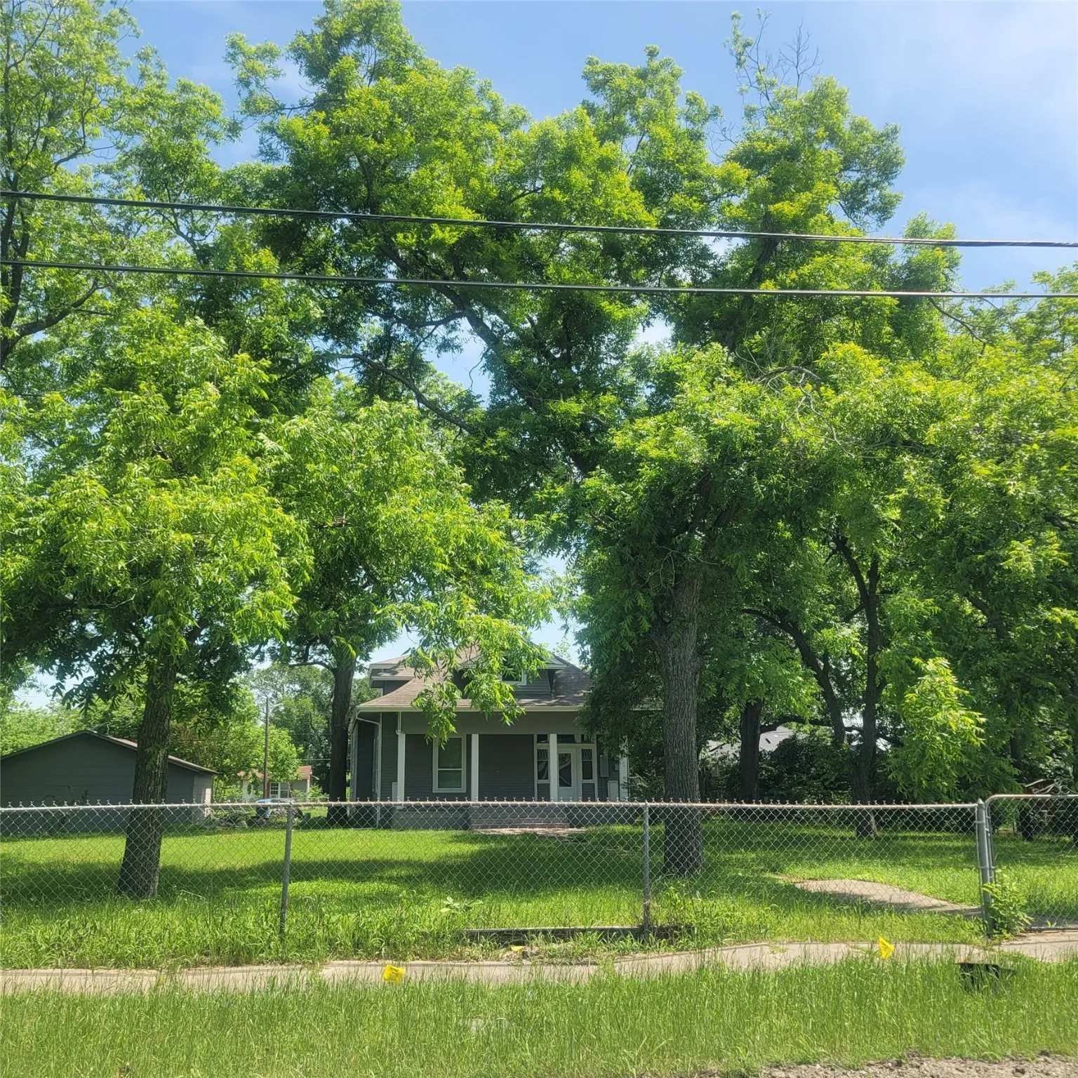 Single Family Residence For Sale in Navarro County , 1325 W 13th Avenue, Corsicana, Texas 75110, 4 Bedroom, 3 Bathroom, 2 Garage spaces, 1,818 Sqft, built in 1940, mls#21142923, Real Estate Agent in Corsicana, Homes For Sale in Navarro county, Homes For Sale in Corsicana, Realtor in Corsicana Texas, Real Estate Brokerage Independent Realty Texas, Luminita Cordes Realtor