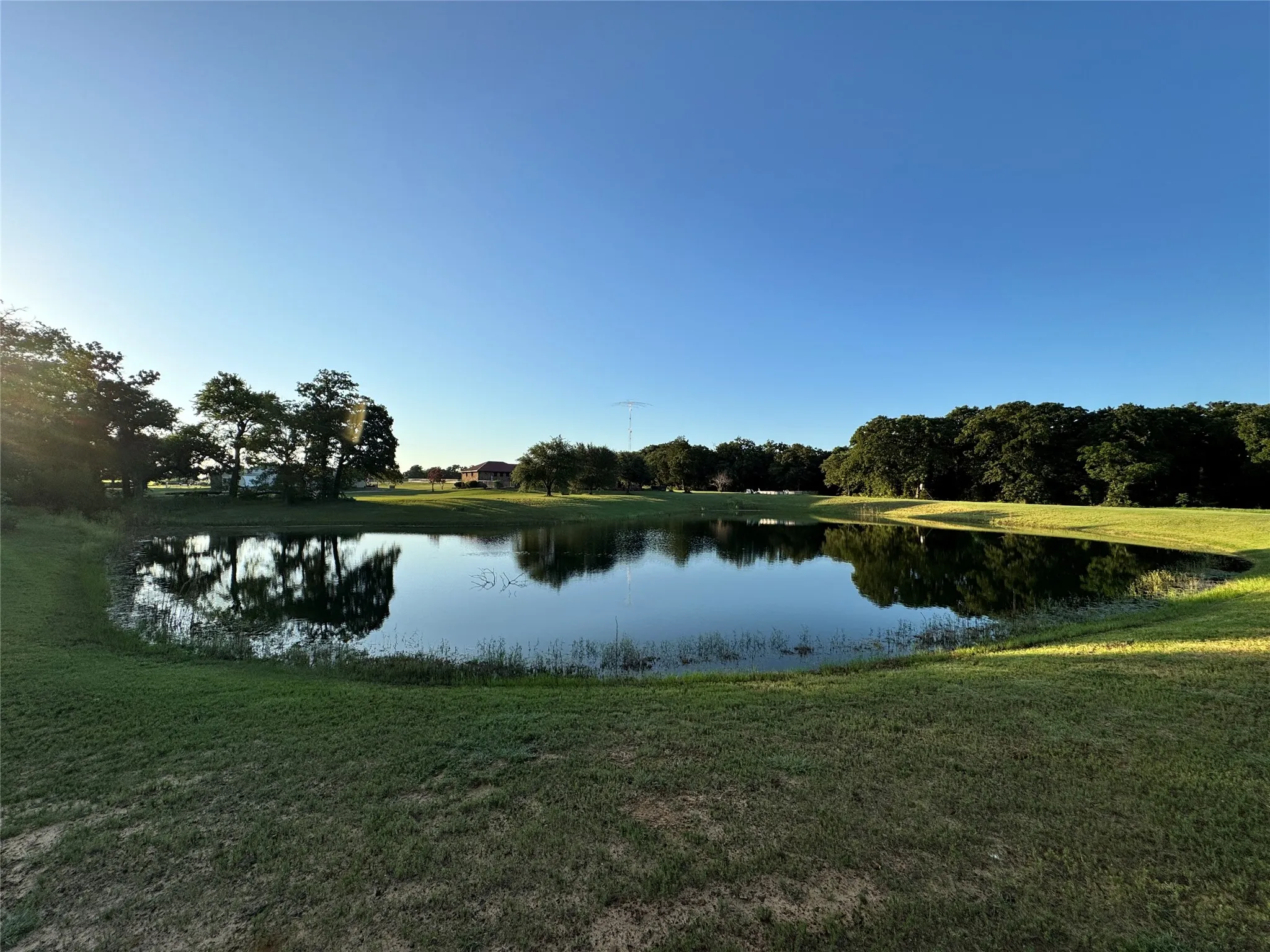 Farm For Sale in Hill County , 1561 Fm 934, Blum, Texas 76627, 3 Bedroom, 4 Bathroom, 7 Garage spaces, 4,255 Sqft, built in 2010, mls#21142038, Real Estate Agent in Blum, Homes For Sale in Hill county, Homes For Sale in Blum, Realtor in Blum Texas, Real Estate Brokerage Independent Realty Texas, Luminita Cordes Realtor