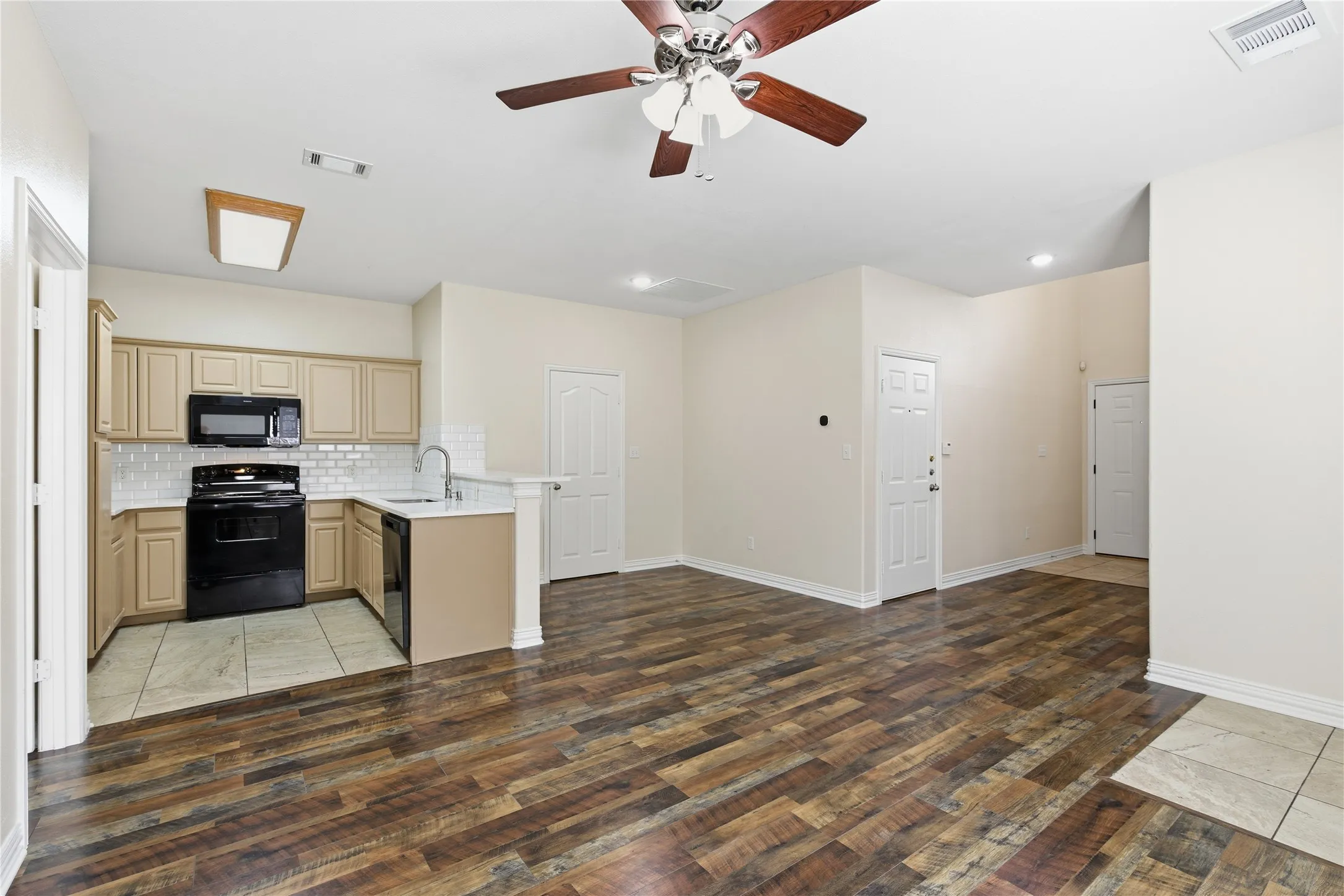 Kitchen/Dining