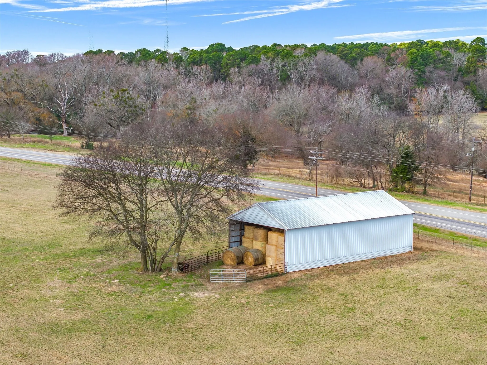 Farm For Sale in Wood County , Hwy 11 and County Road 4350, Winnsboro, Texas 75494, 2 Bedroom, 1 Bathroom, Garage spaces, 1,676 Sqft, built in 2023, Preowned, mls#21141868, Real Estate Agent in Winnsboro, Homes For Sale in Wood county, Homes For Sale in Winnsboro, Realtor in Winnsboro Texas, Real Estate Brokerage Independent Realty Texas, Luminita Cordes Realtor